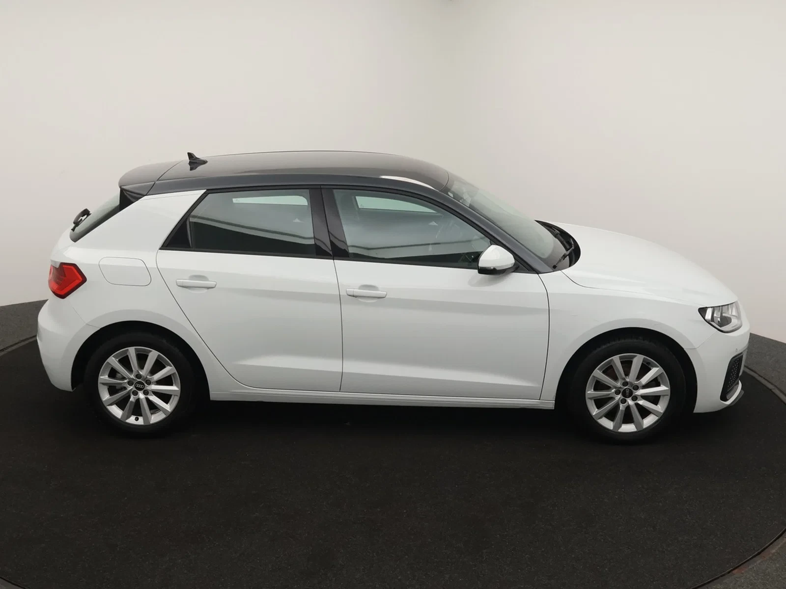 Audi-A1 Sportback-image-5