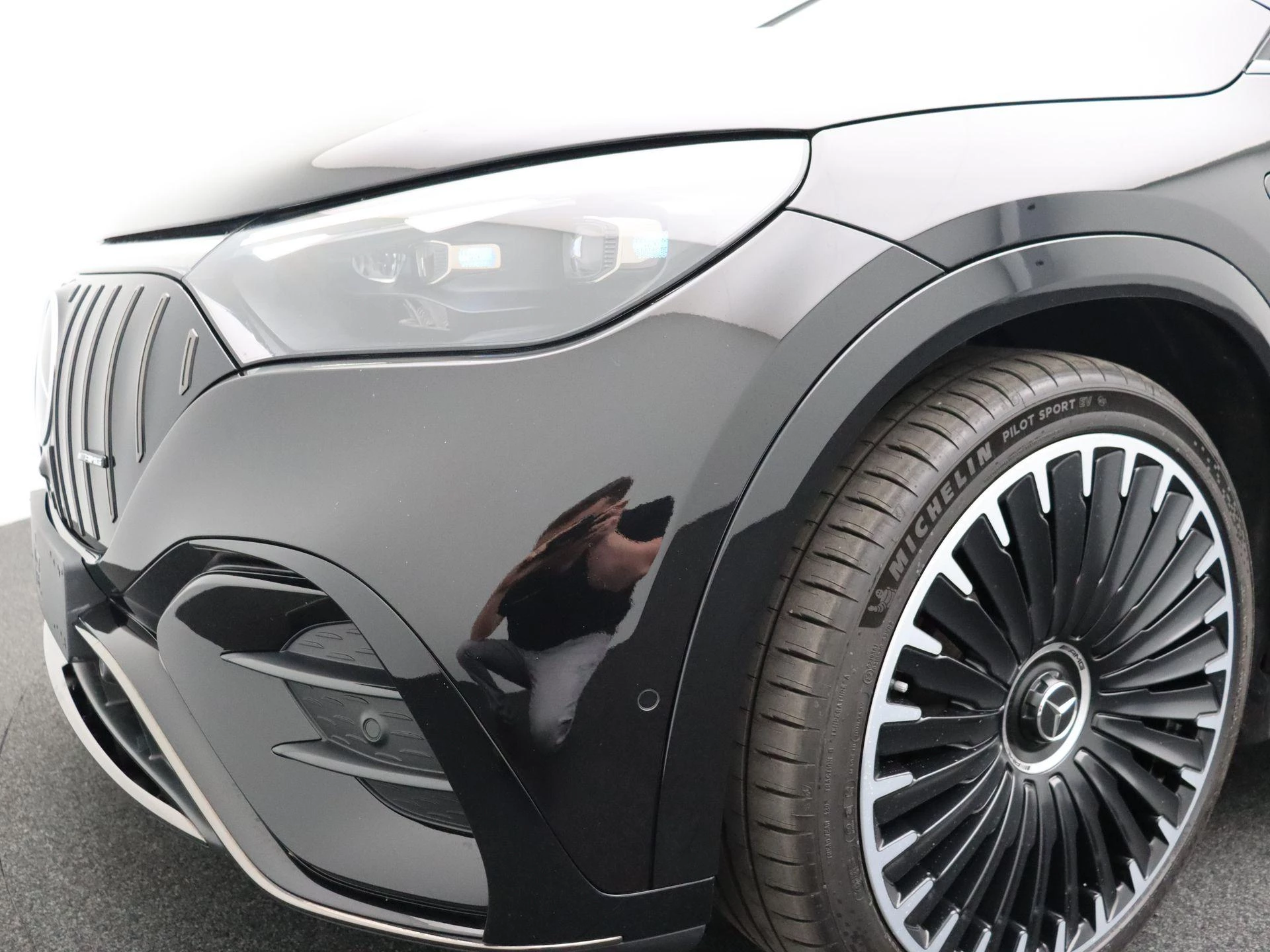 Mercedes-Benz-EQE-image-16