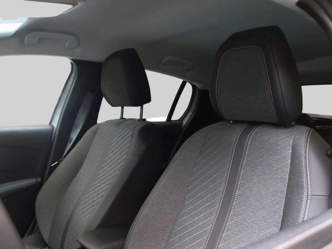 Peugeot-208-image-8