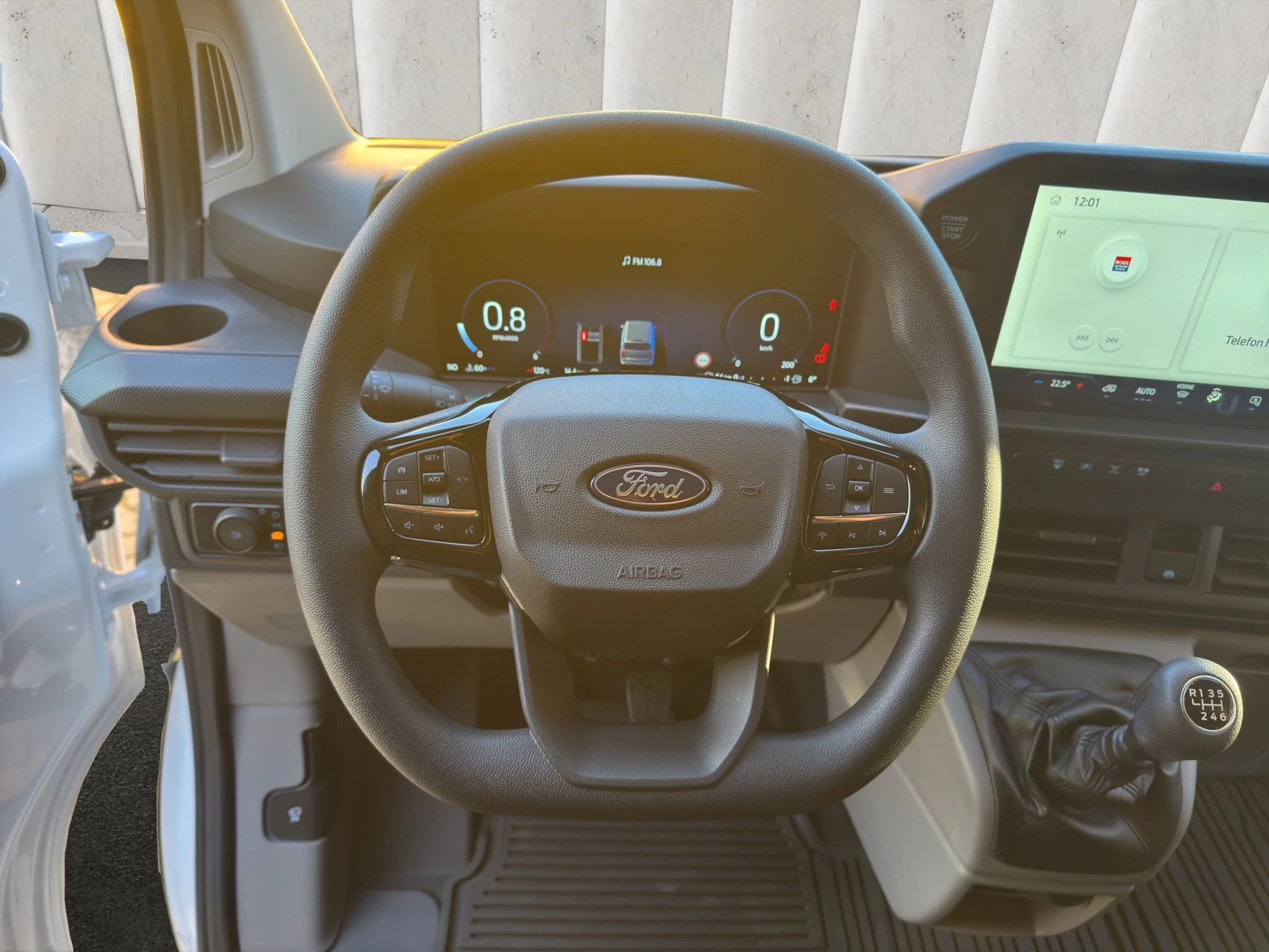 Ford-Transit Custom-image-12