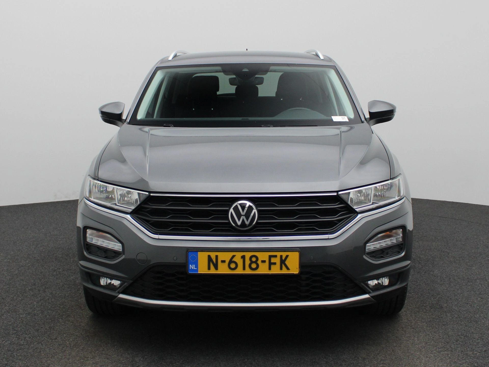 Volkswagen-T-Roc-image-2