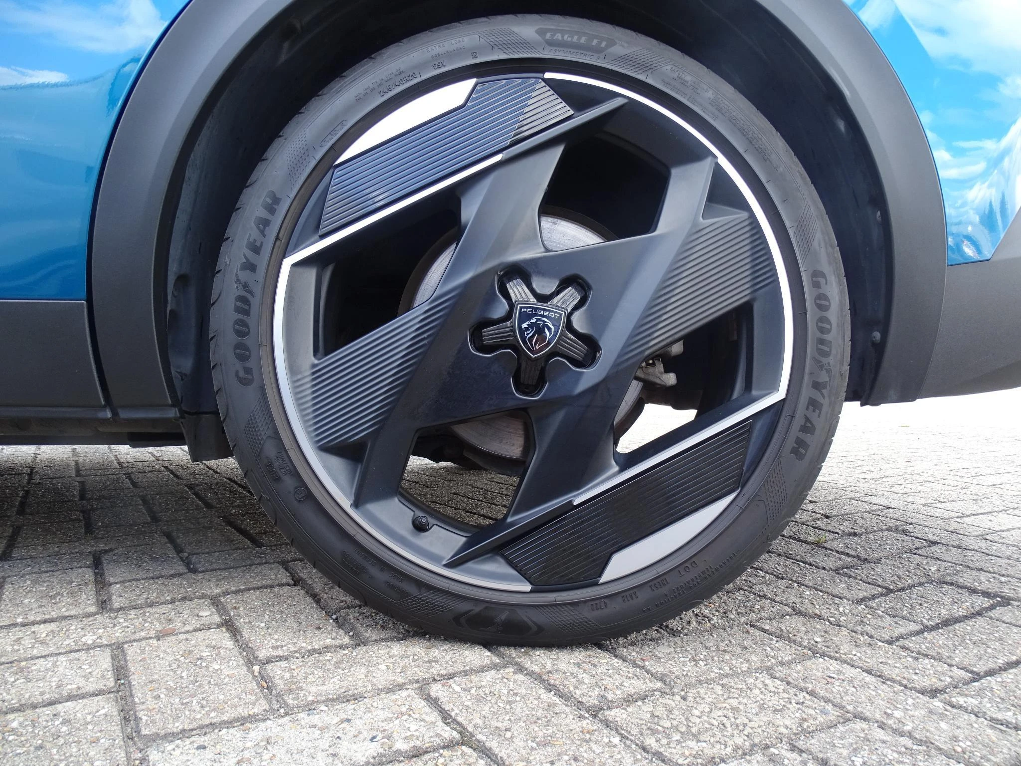Peugeot 408 1.6 Hybrid 225 S&S EAT8 First Edition