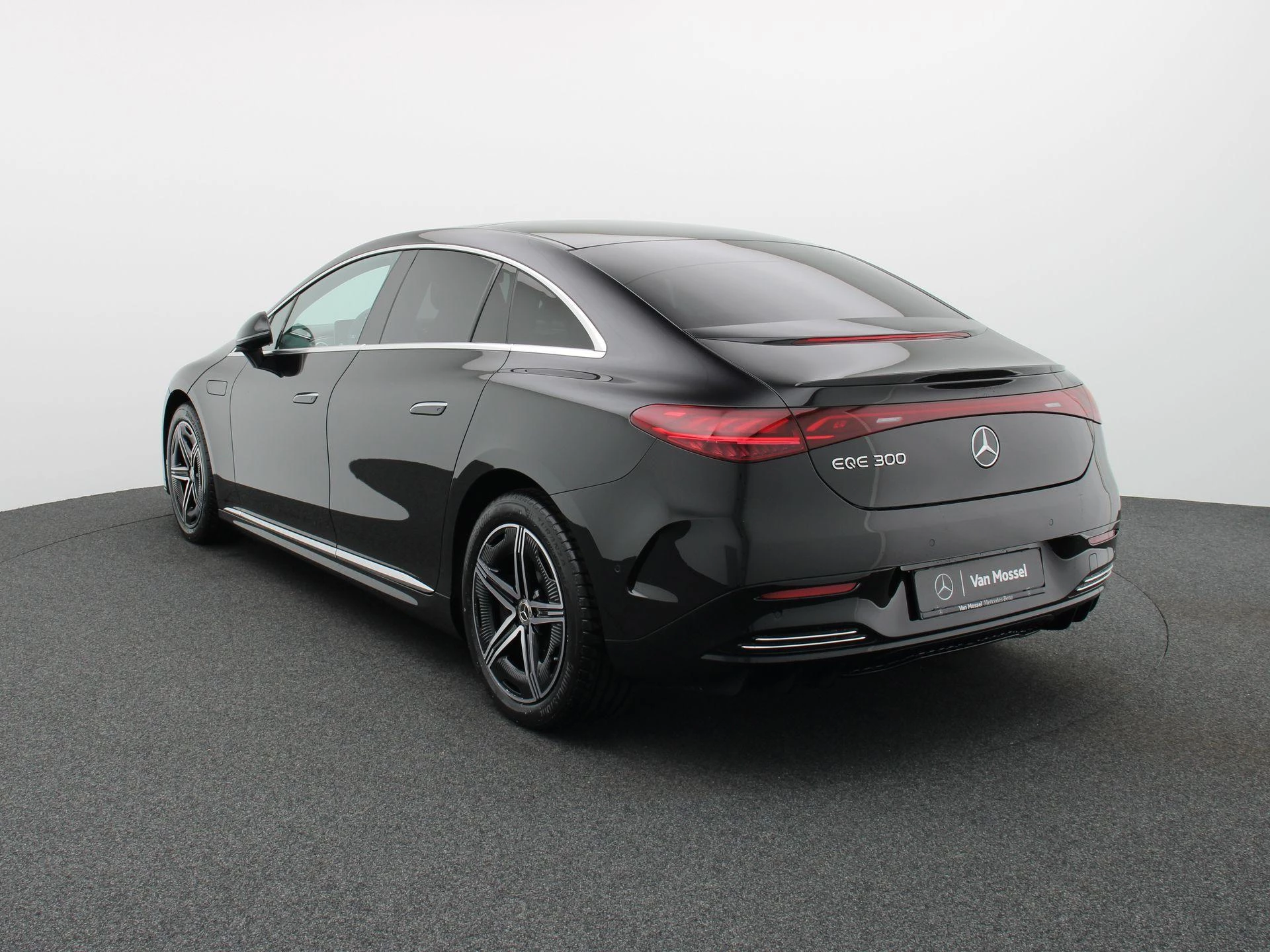 Mercedes-Benz EQE 300 AMG Line + PANORAMISCH DAK + CARPLAY + CAMERA +