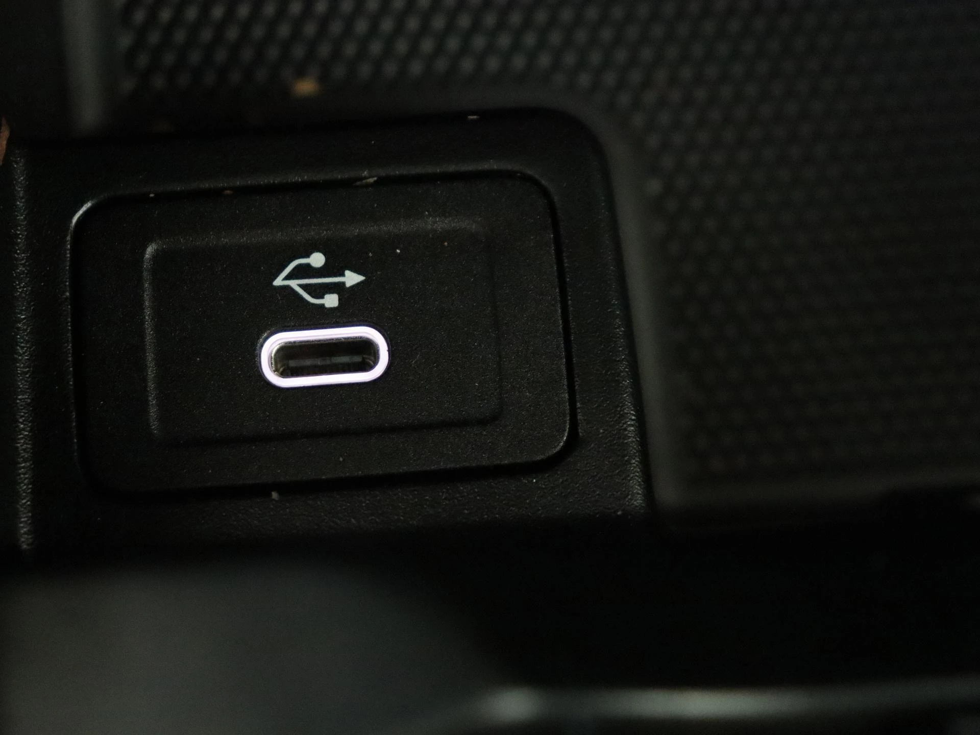 Mercedes-Benz-A-Klasse-image-20