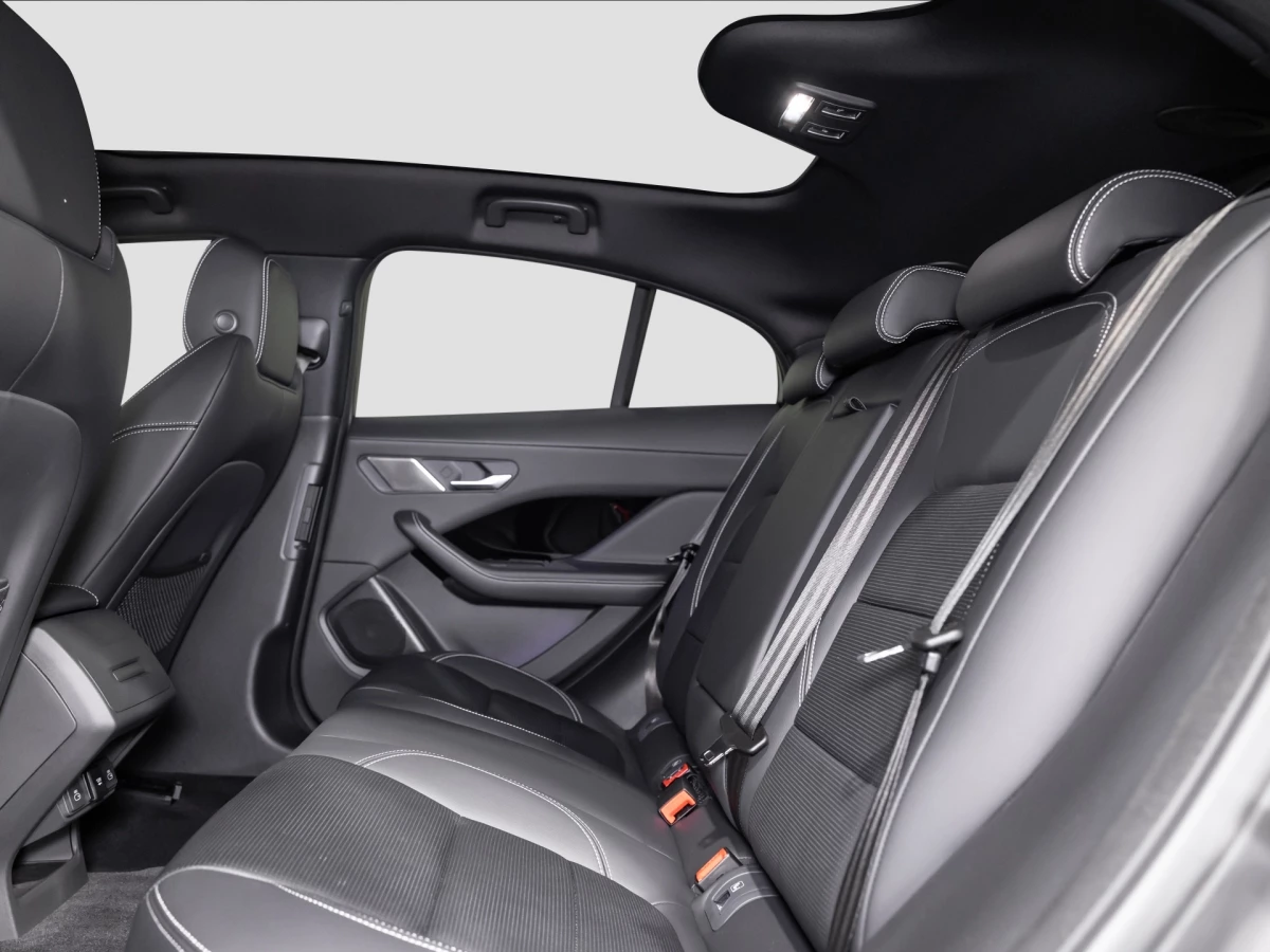Jaguar-I-PACE-image-4