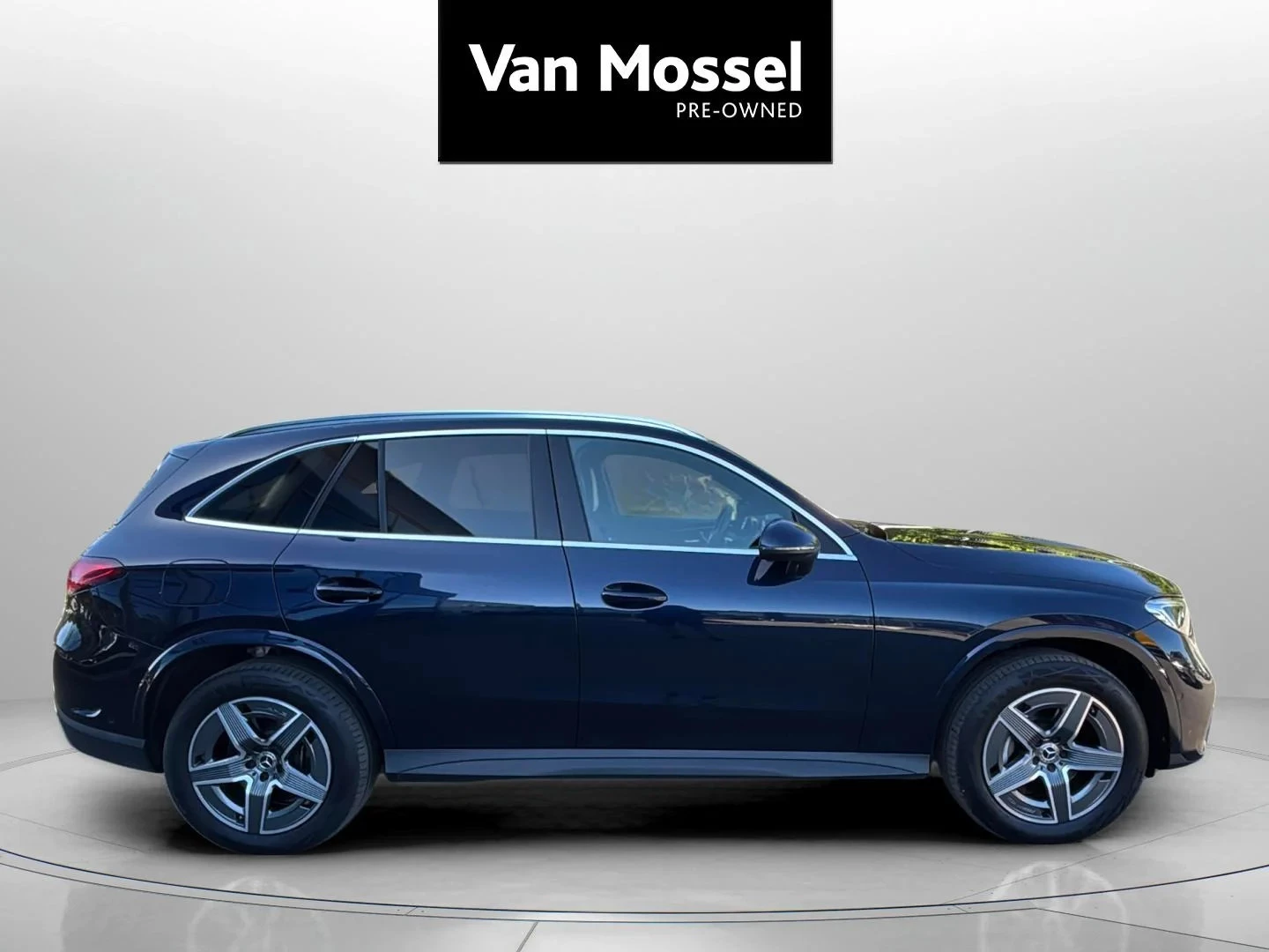 Mercedes-Benz-GLC-image-5