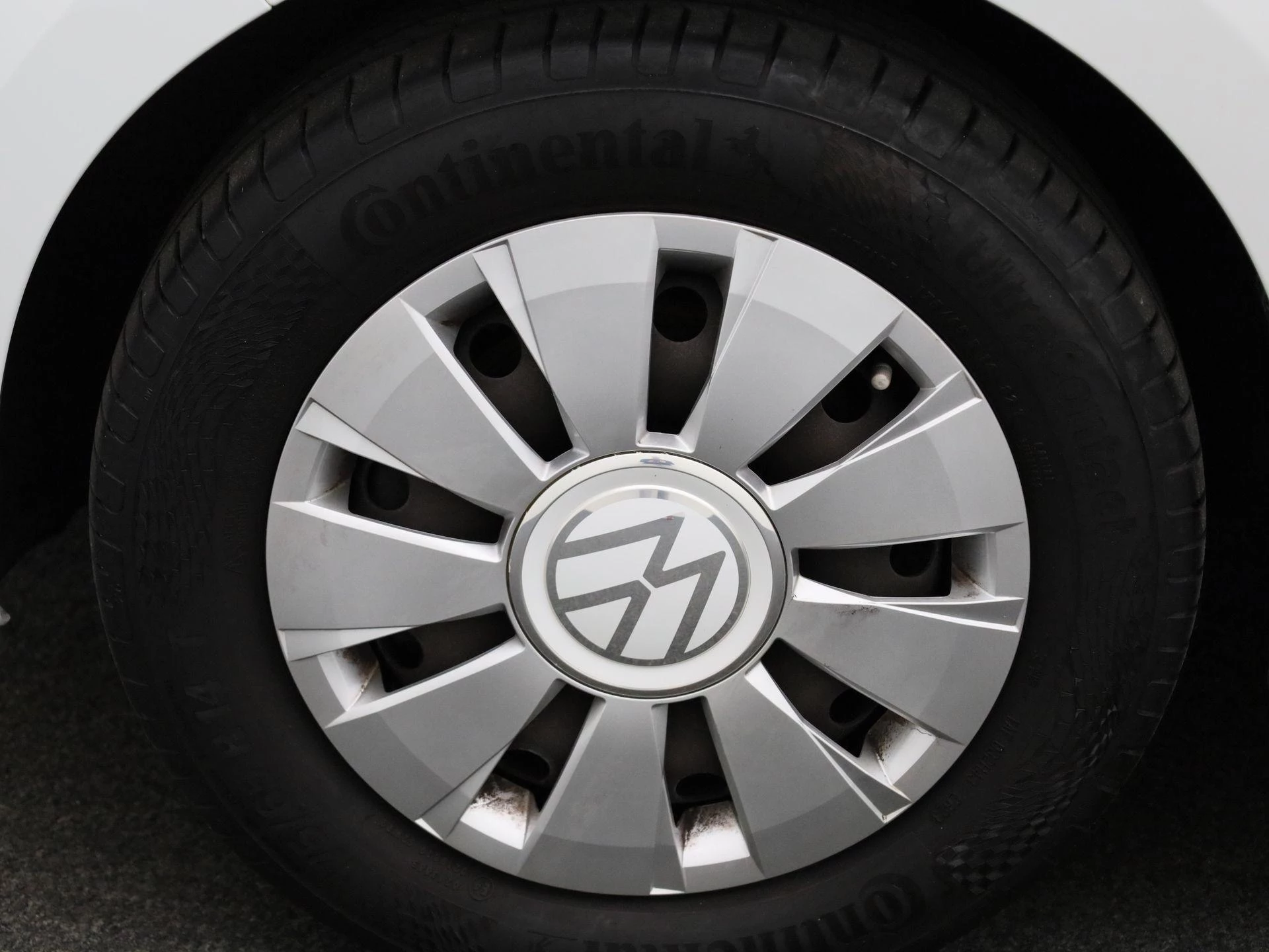 Volkswagen-up!-image-11