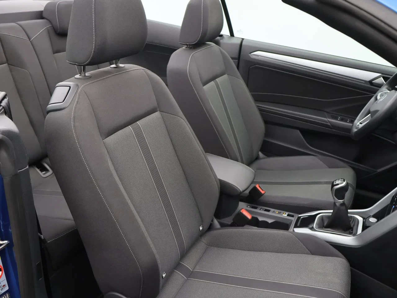 Volkswagen-T-Roc-image-21