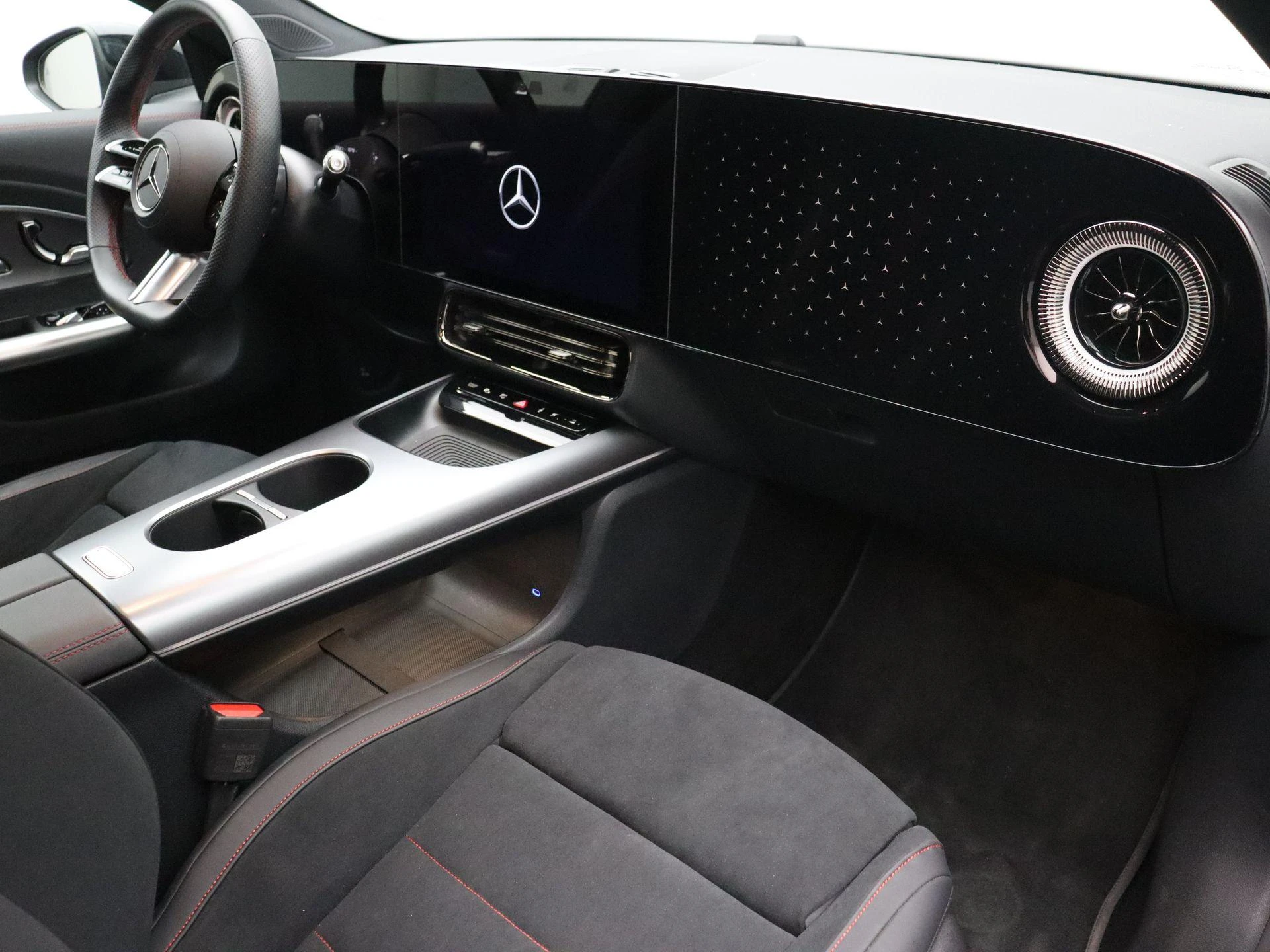 Mercedes-Benz-CLA-image-23
