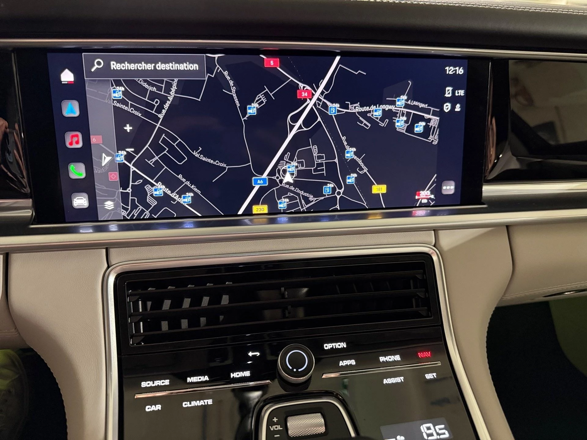 Porsche-Panamera-image-2