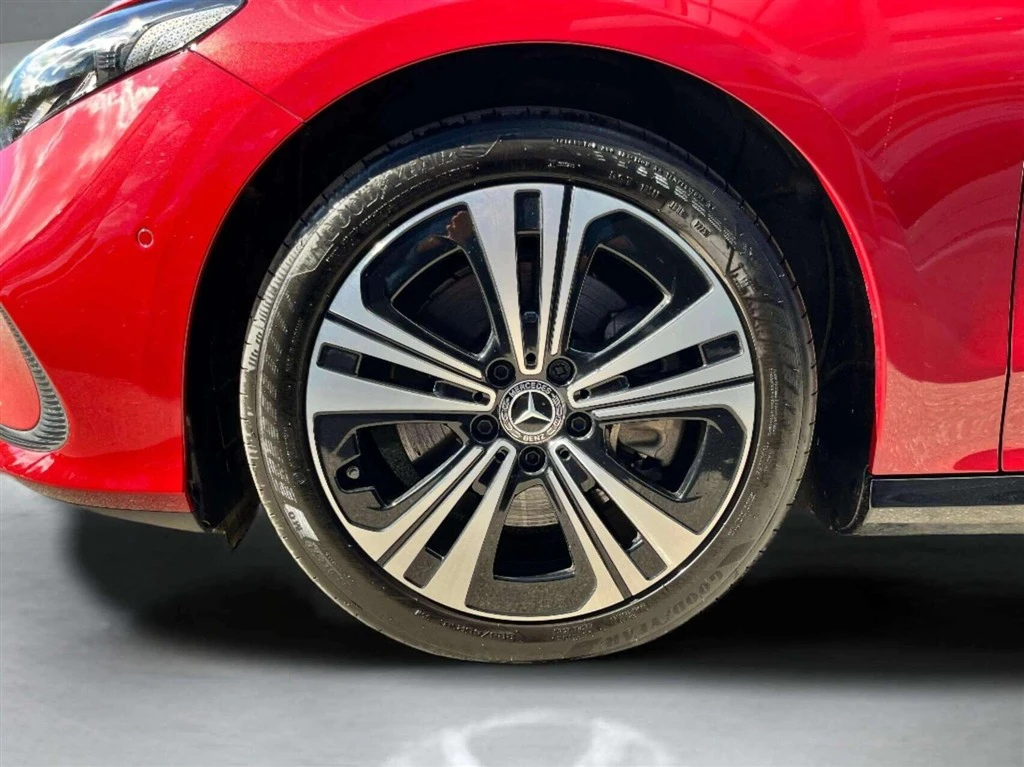 Mercedes-Benz-CLA-image-8