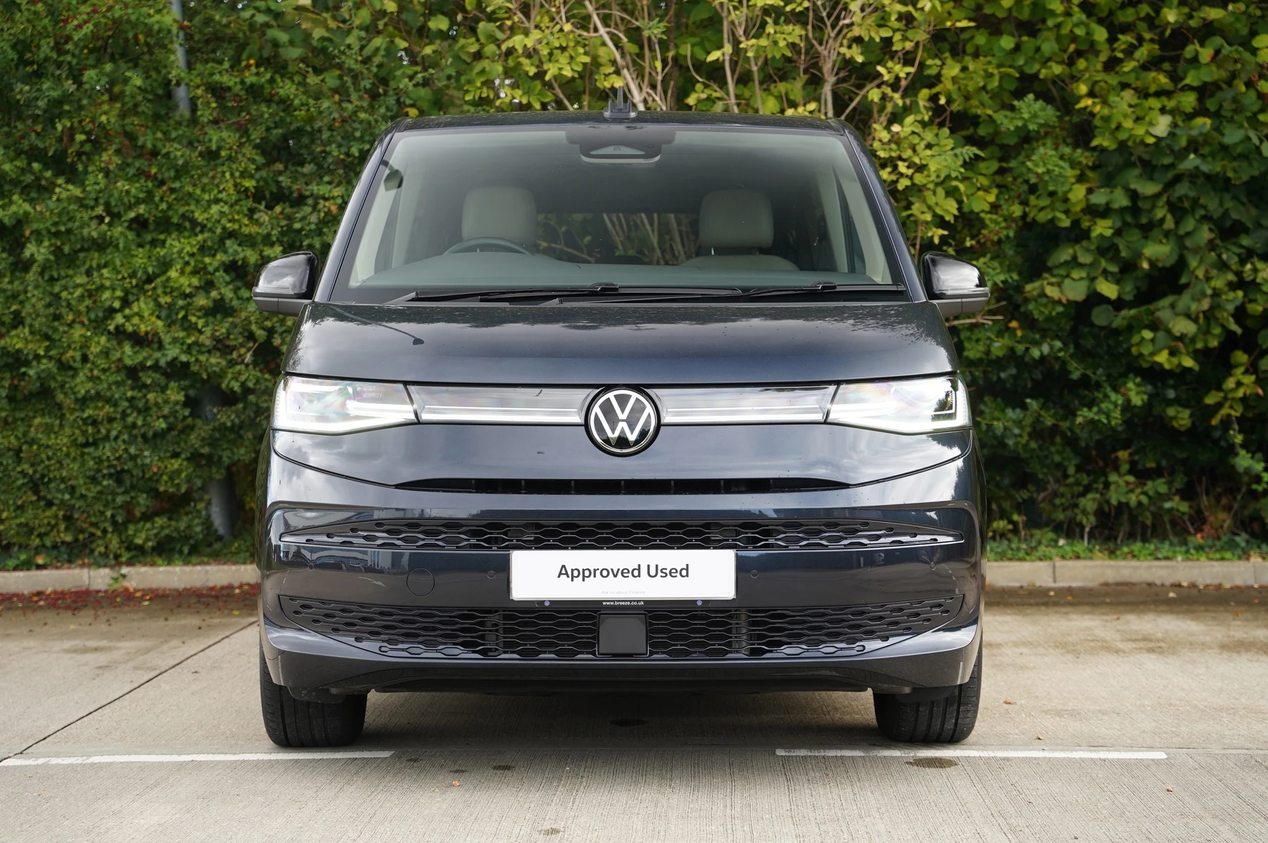 Volkswagen-Multivan-image-6