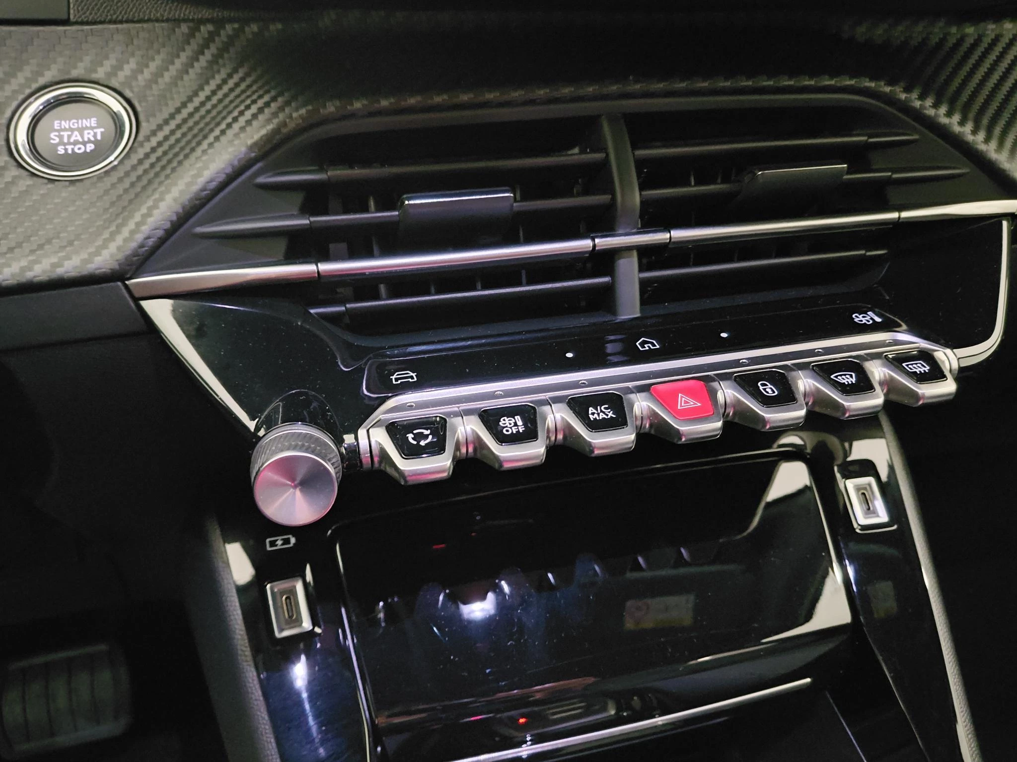 Peugeot-e-2008-image-14
