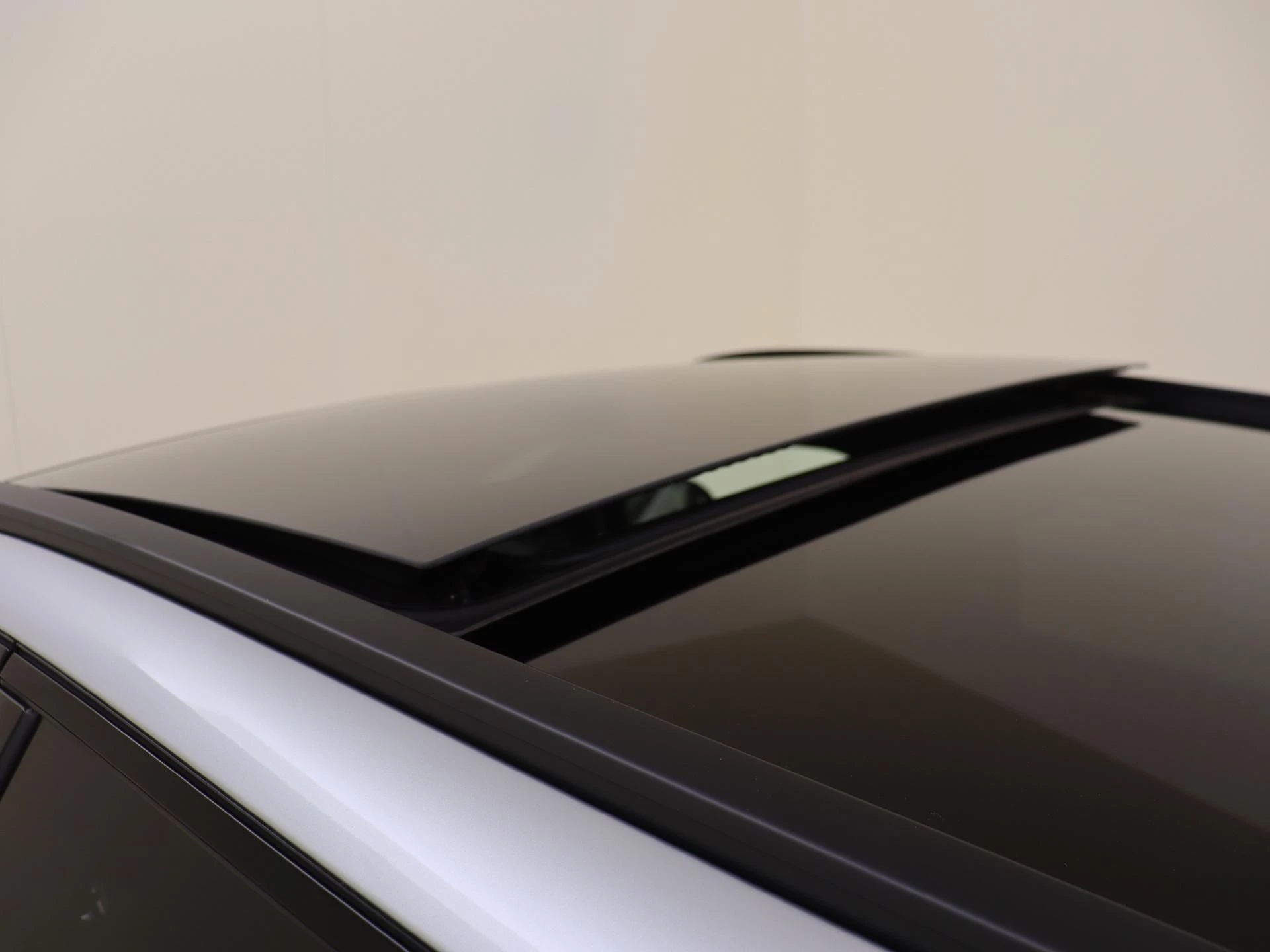 Mercedes-Benz-C-Klasse-image-31