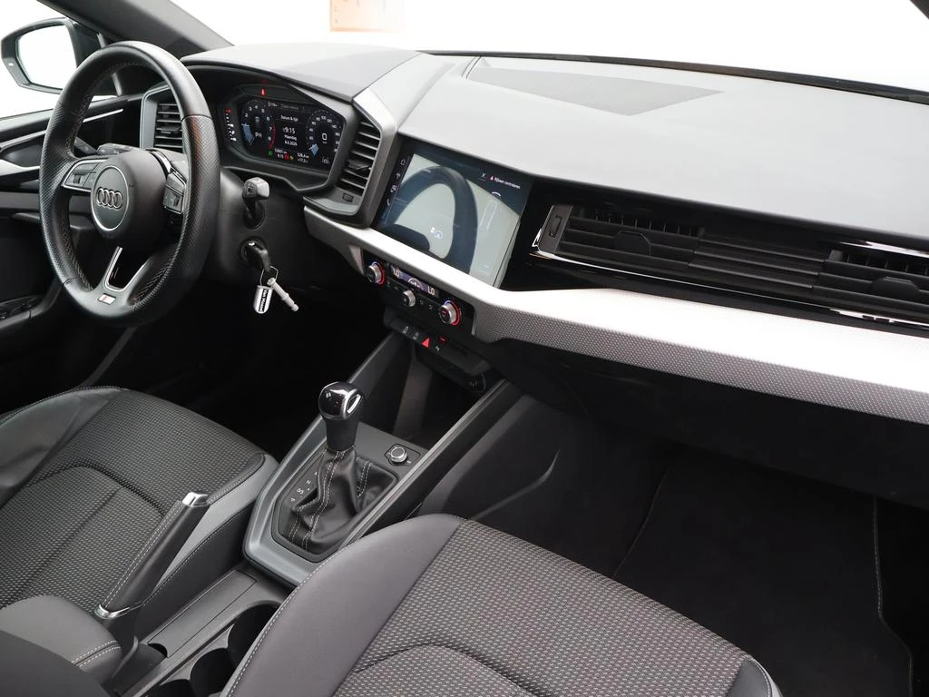 Audi-A1 Sportback-image-2