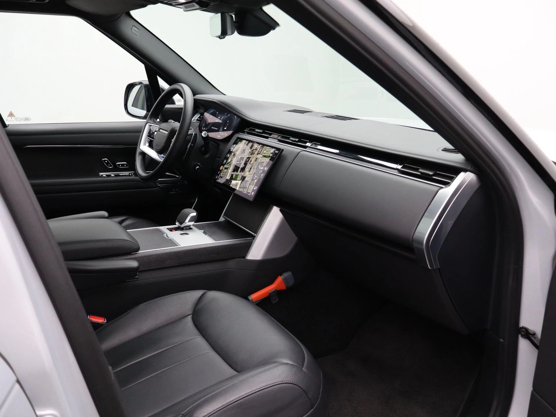 Land Rover-Range Rover-image-38