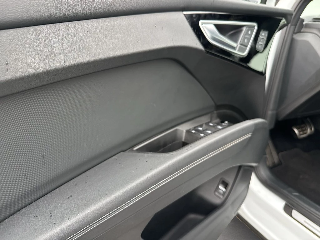 Audi Q4 e-tron 50 quattro *S line*SOH93%*Matrix*Pano*