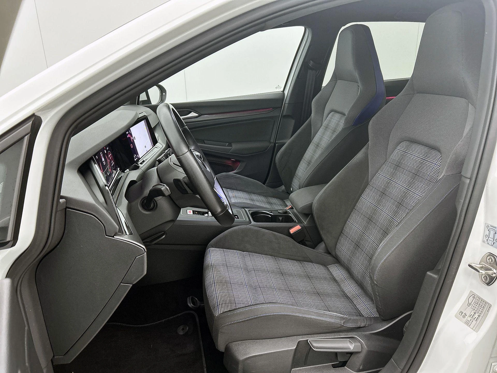 Volkswagen-Golf-image-36