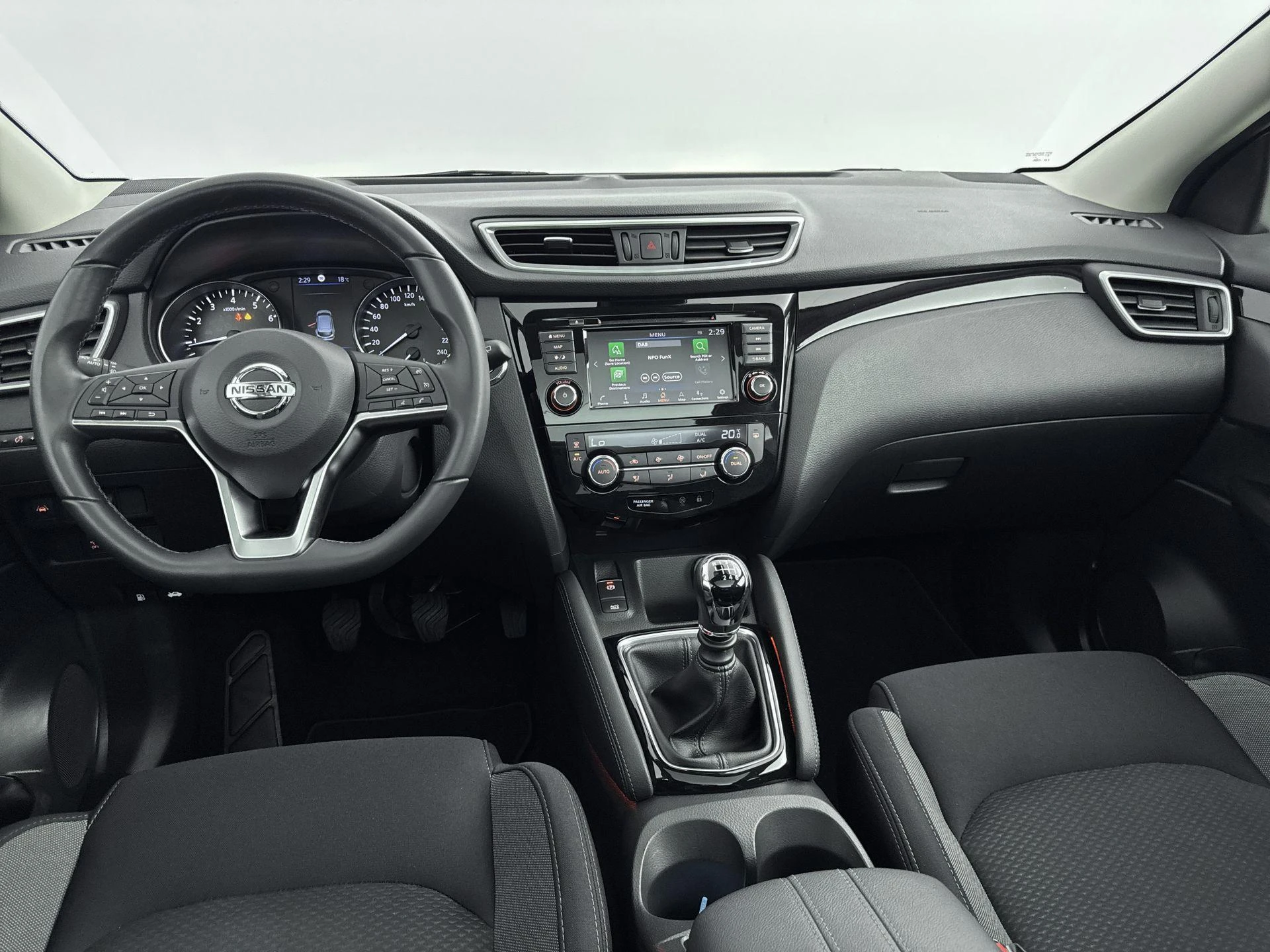 Nissan-QASHQAI-image-15