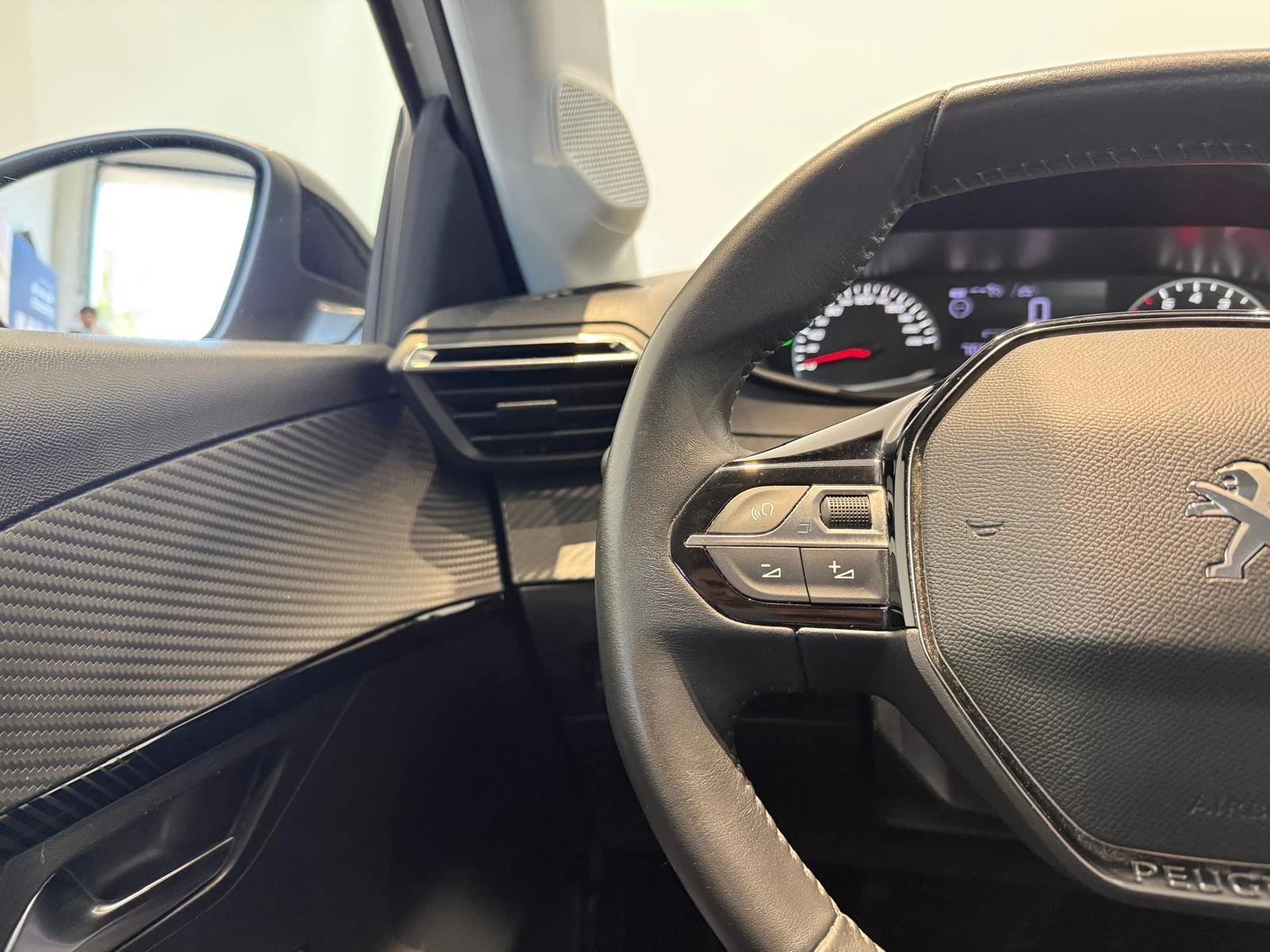 Peugeot-208-image-15