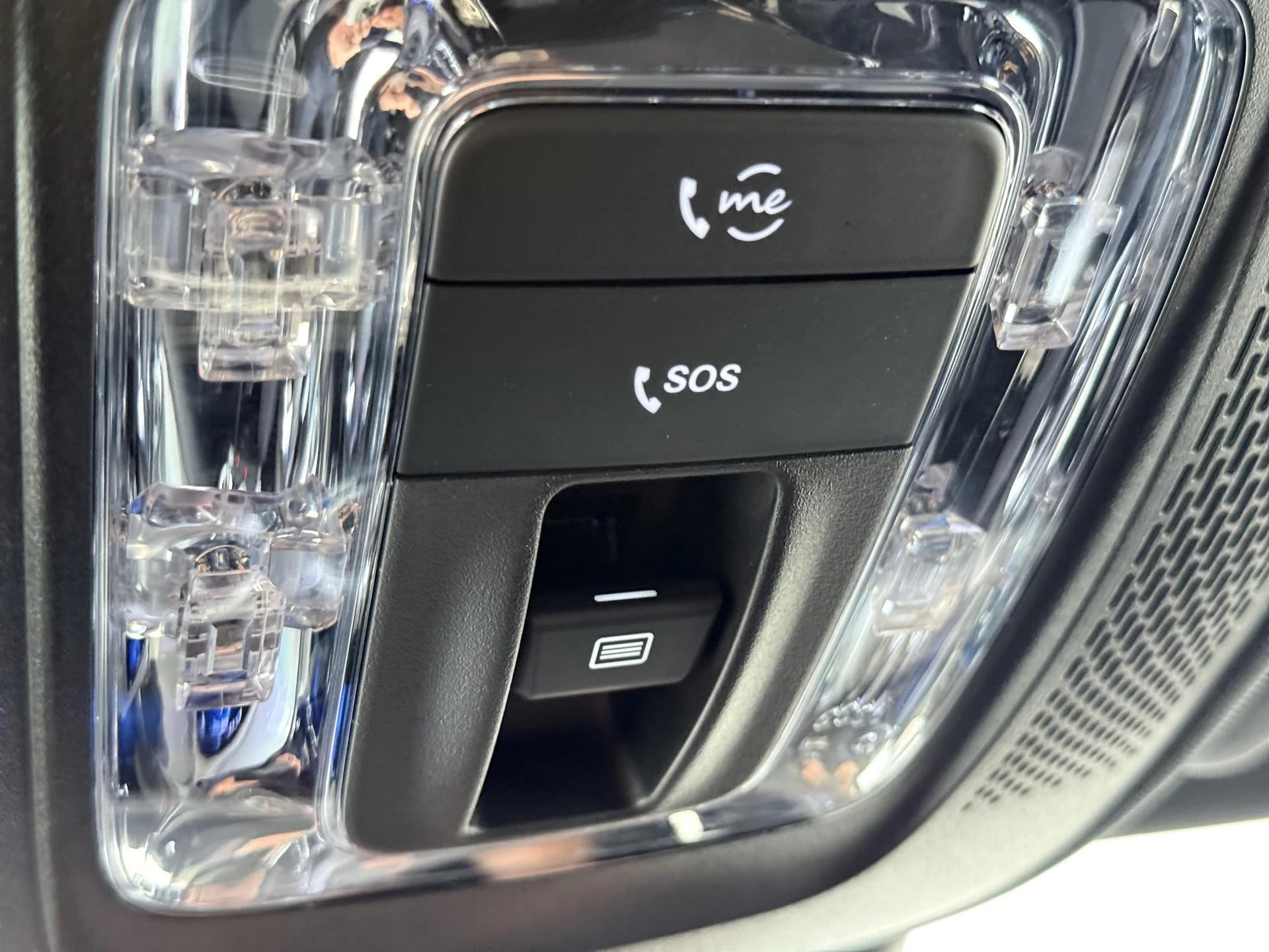 Mercedes-Benz-GLA-image-24