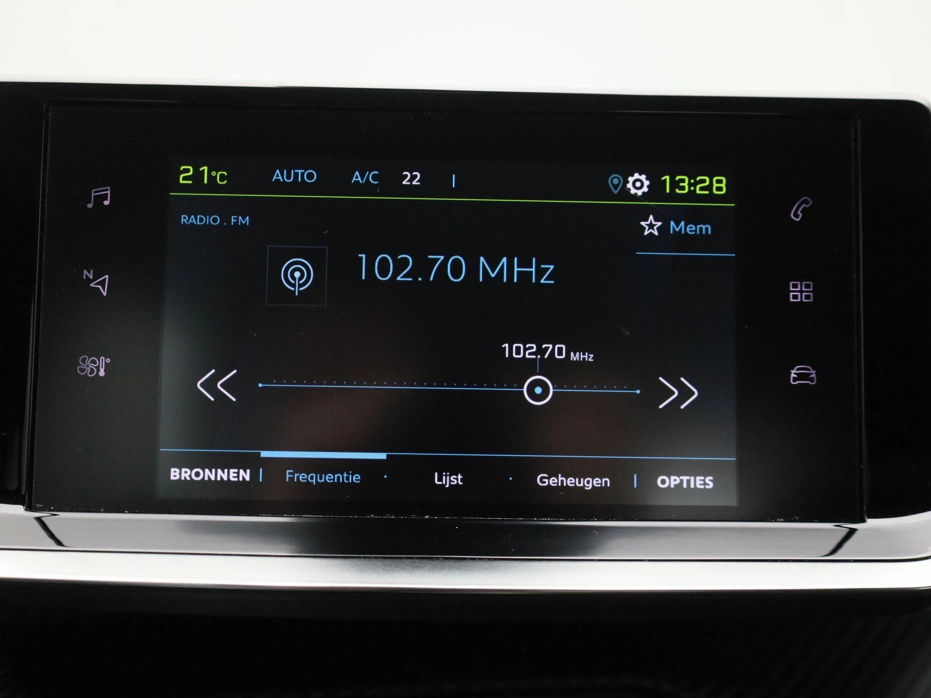 Peugeot e-2008 EV Active 50 kWh
