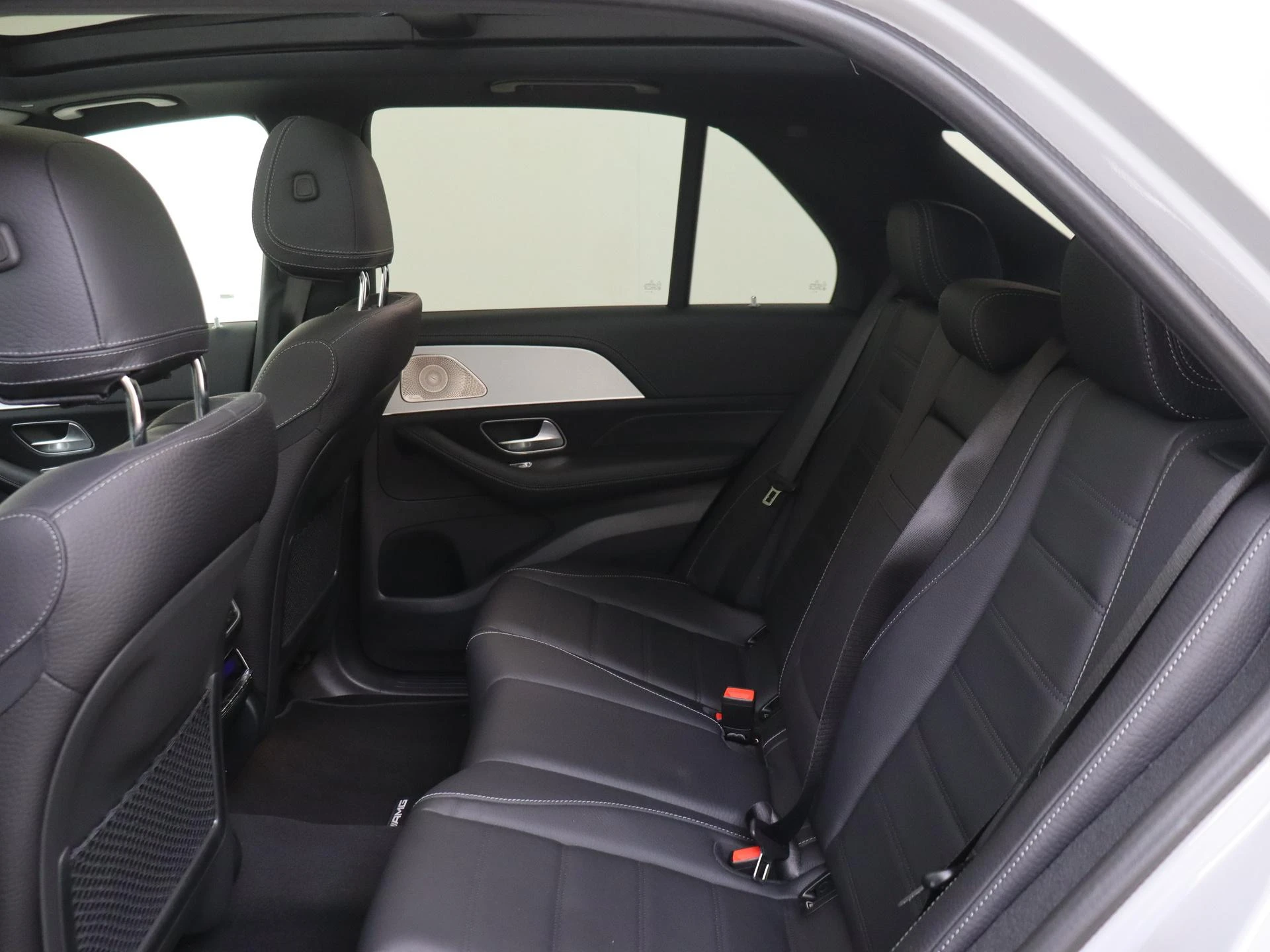 Mercedes-Benz-GLE-image-15