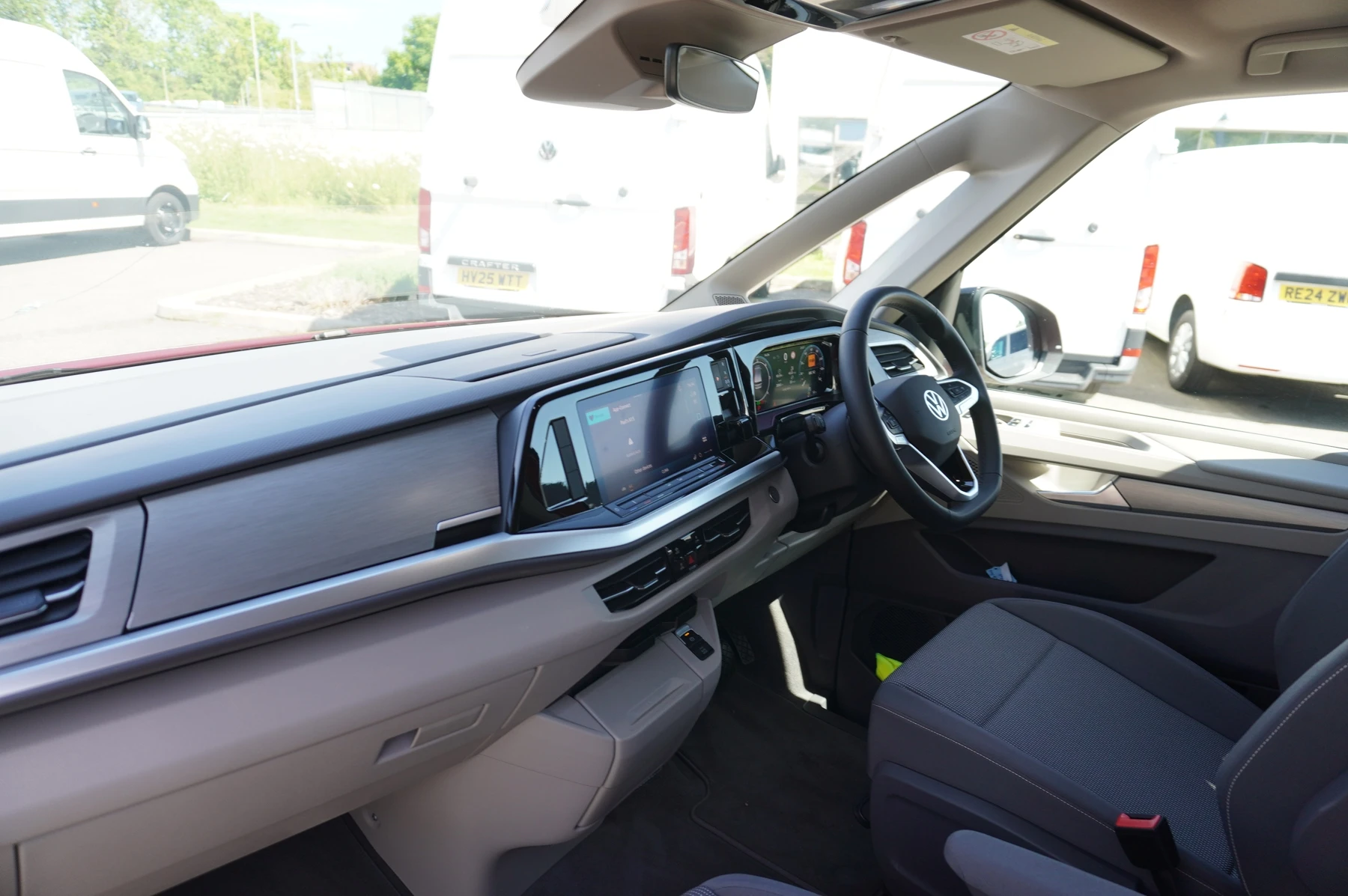 Volkswagen-Multivan-image-1