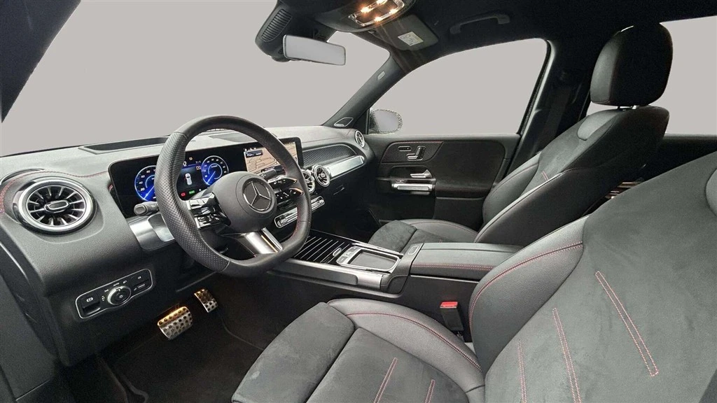 Mercedes-Benz-EQB-image-9