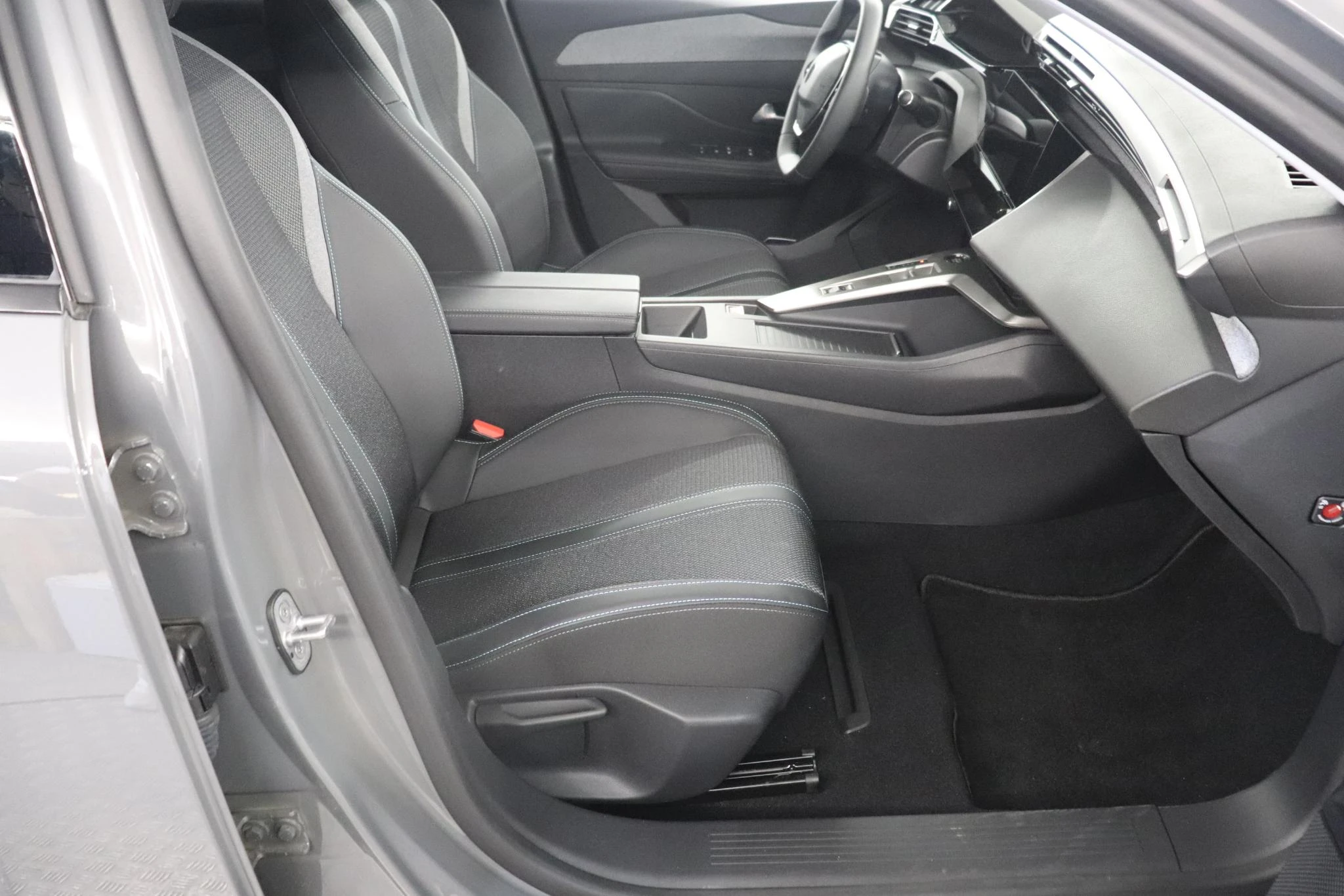 Peugeot-e-308-image-8