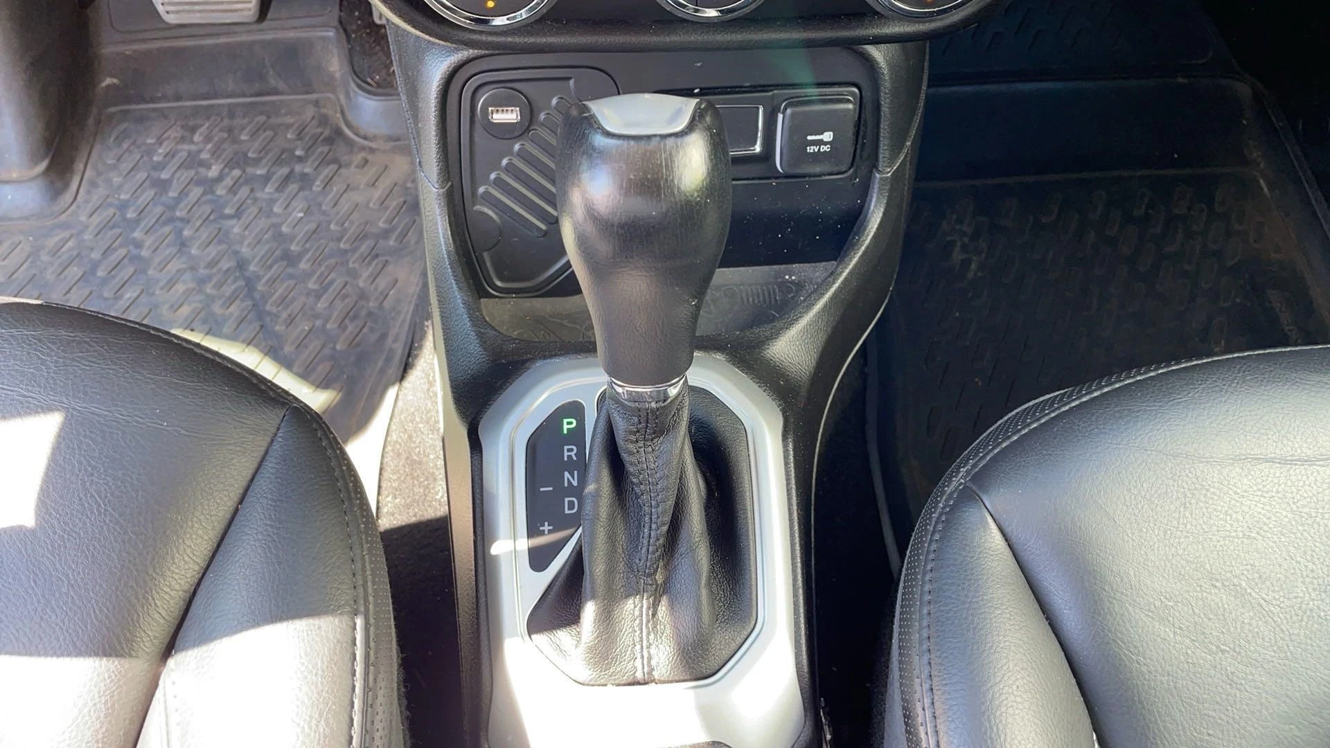 Jeep-Renegade-image-15