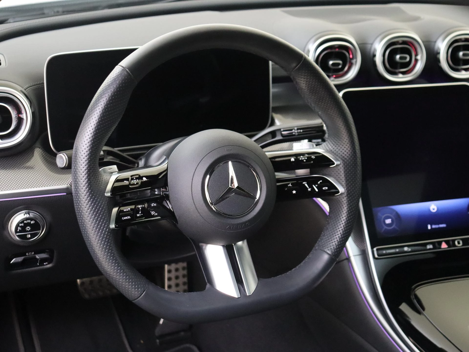 Mercedes-Benz-CLE-image-8