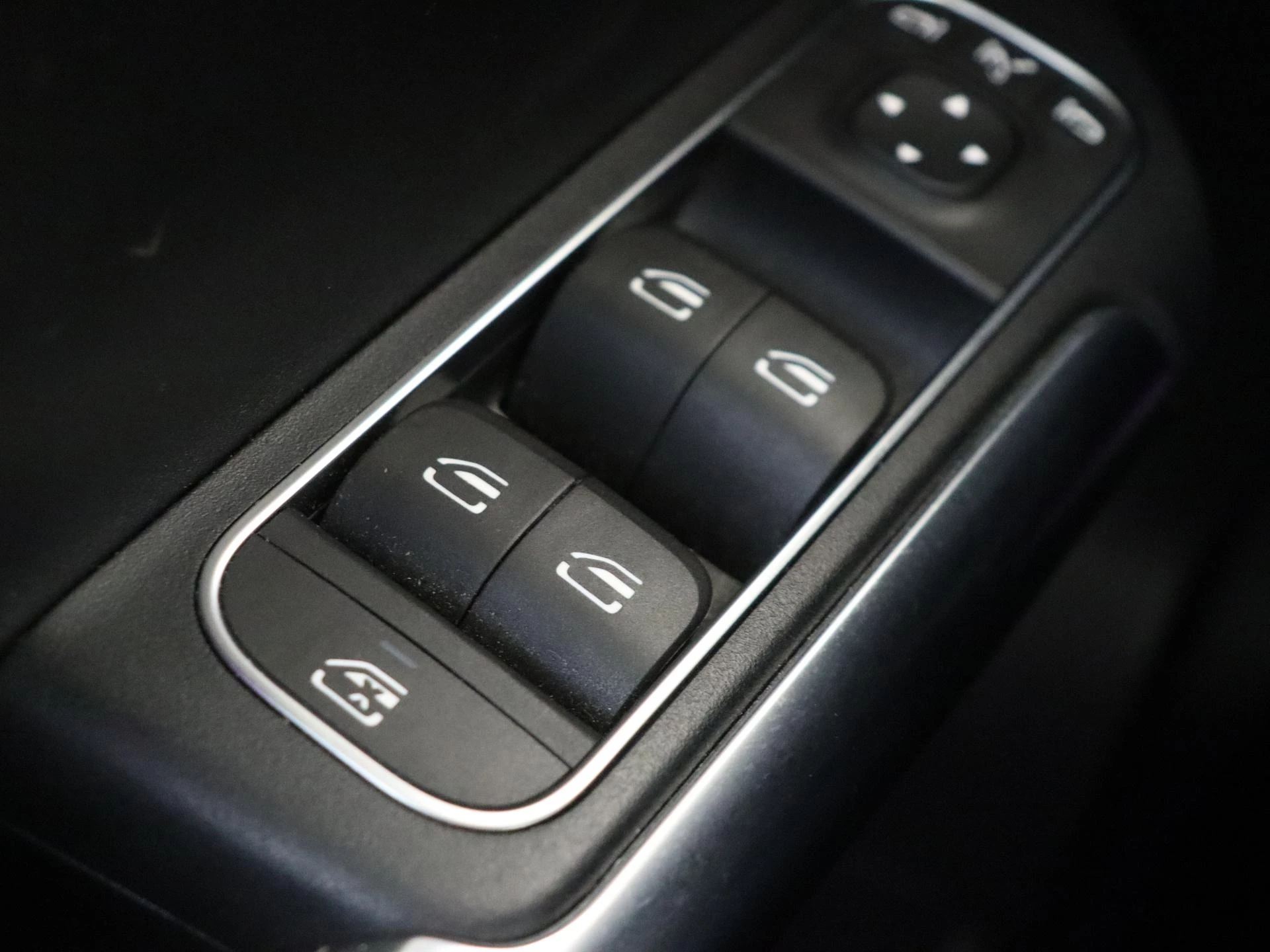 Mercedes-Benz-B-Klasse-image-30