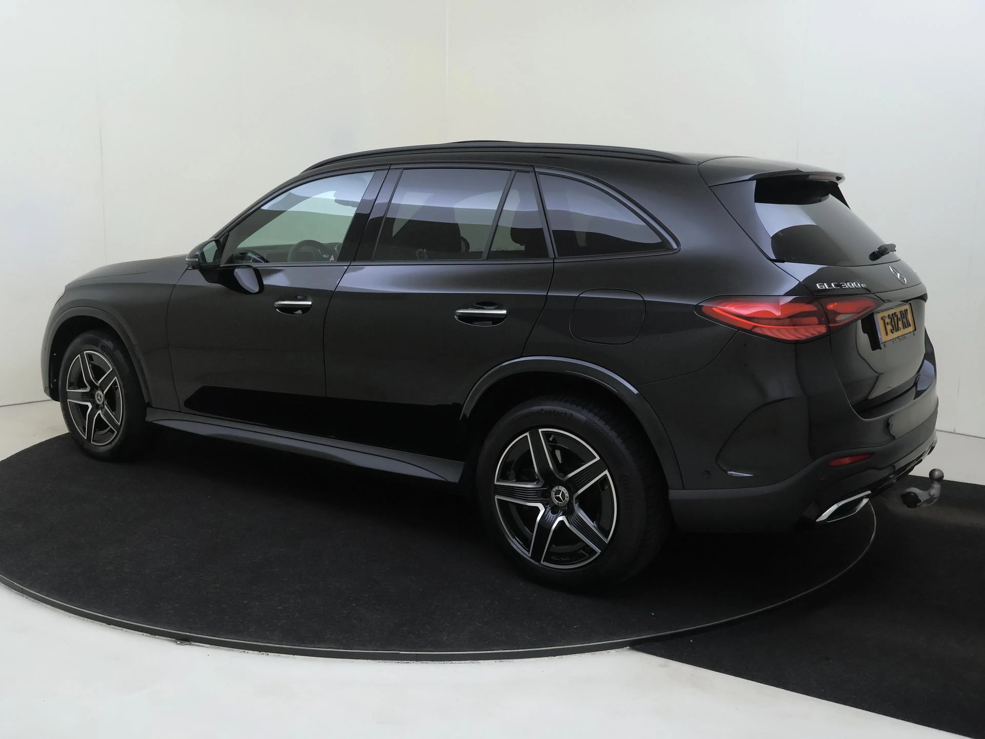 Mercedes-Benz-GLC-image-5