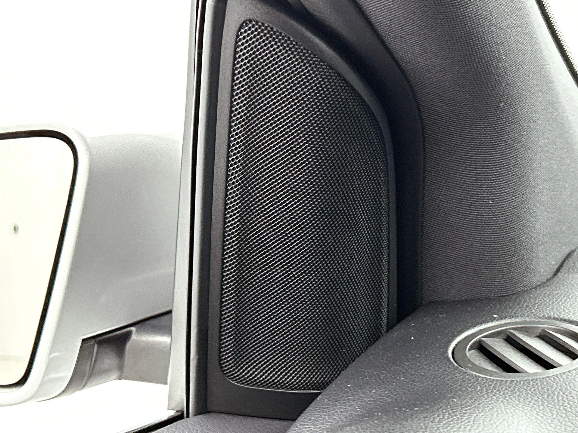 Mercedes-Benz-B-Klasse-image-14