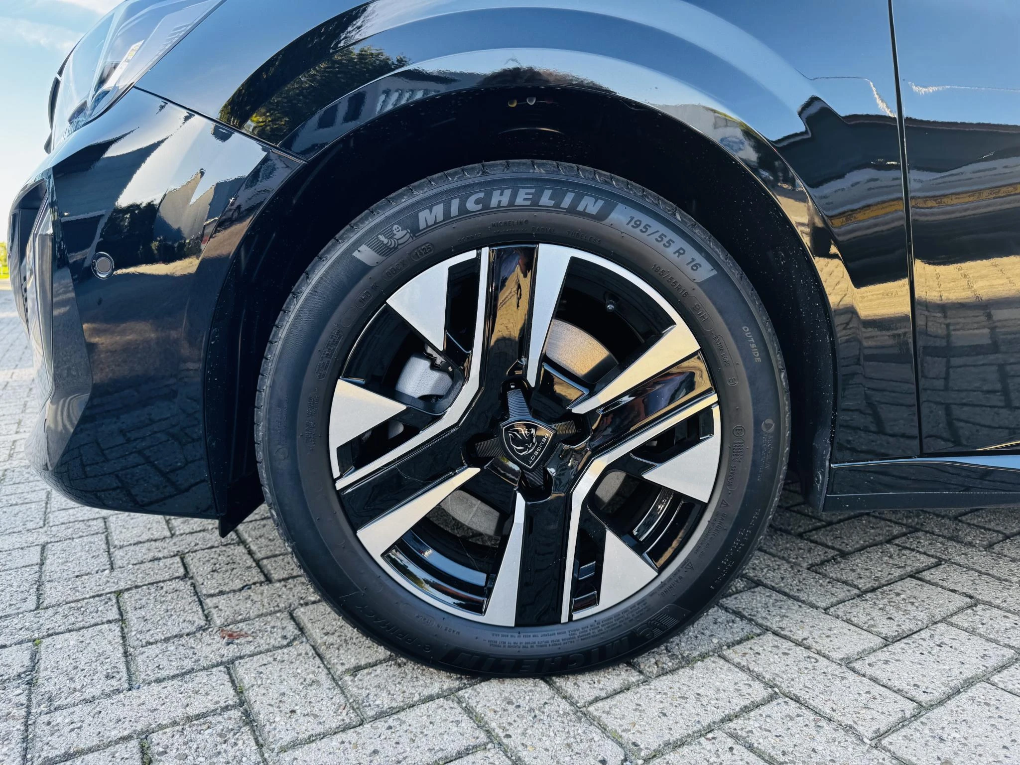 Peugeot-208-image-7