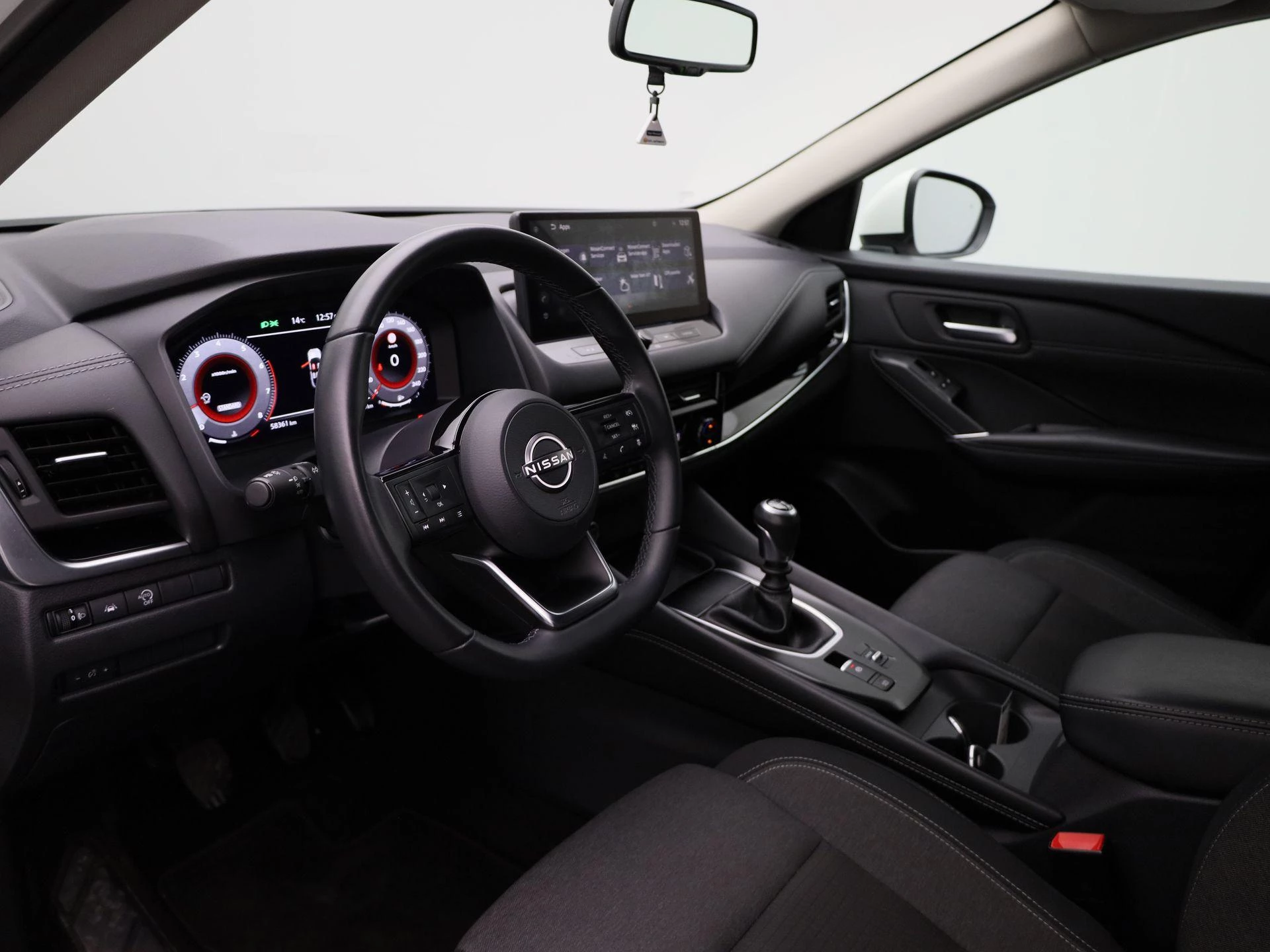 Nissan-QASHQAI-image-27