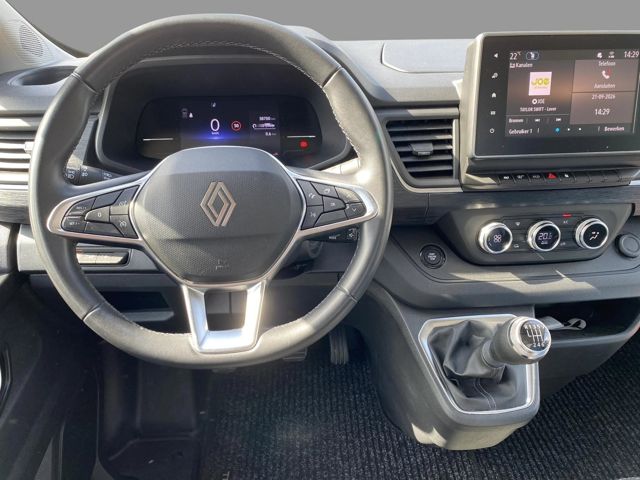 Renault-Trafic-image-10