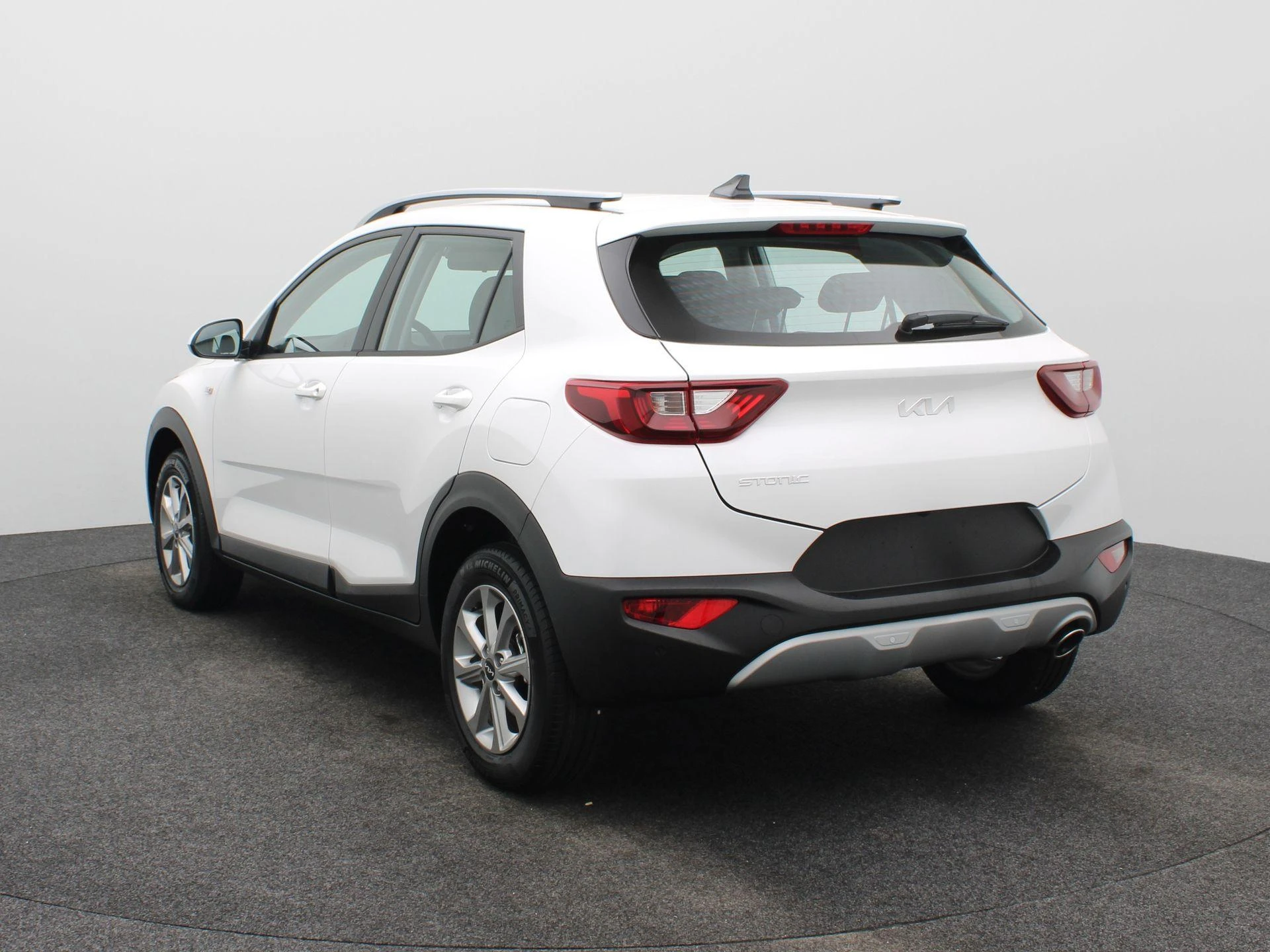 Kia-Stonic-image-1
