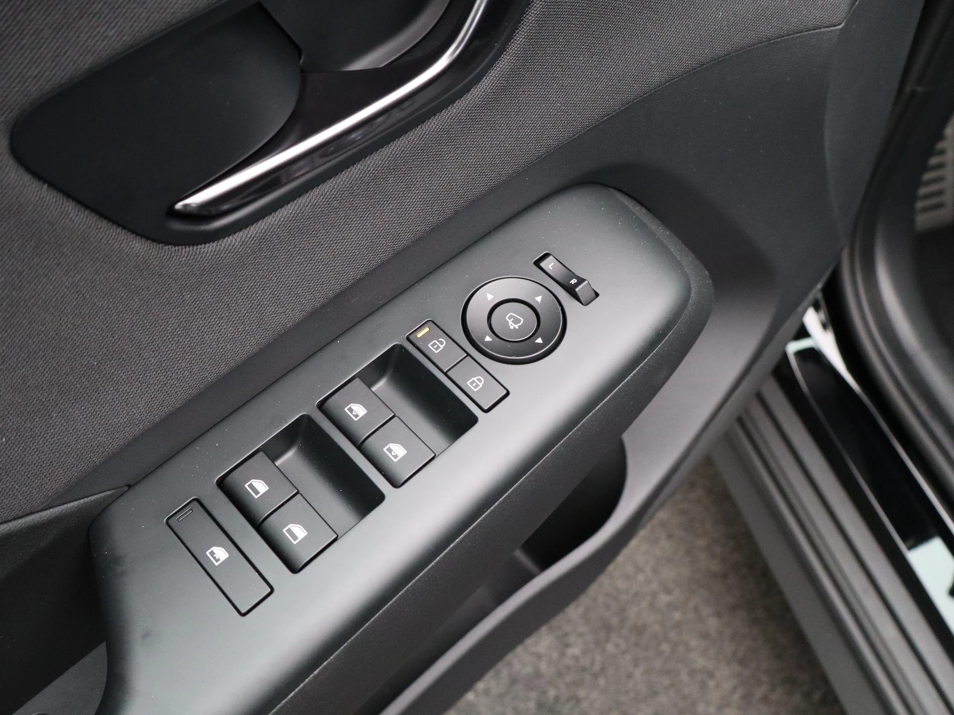 Hyundai-Kona-image-28