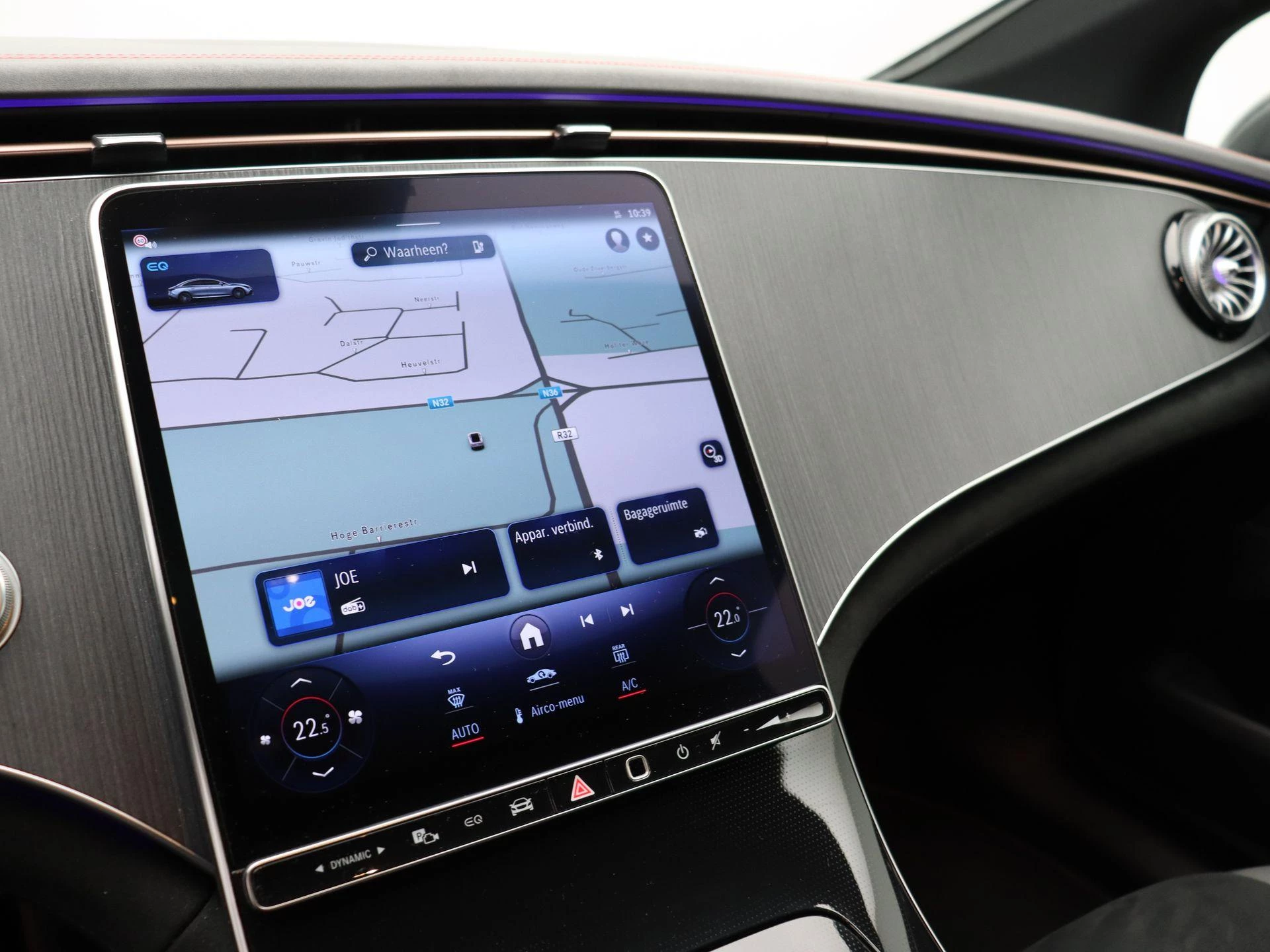 Mercedes-Benz-EQE-image-10