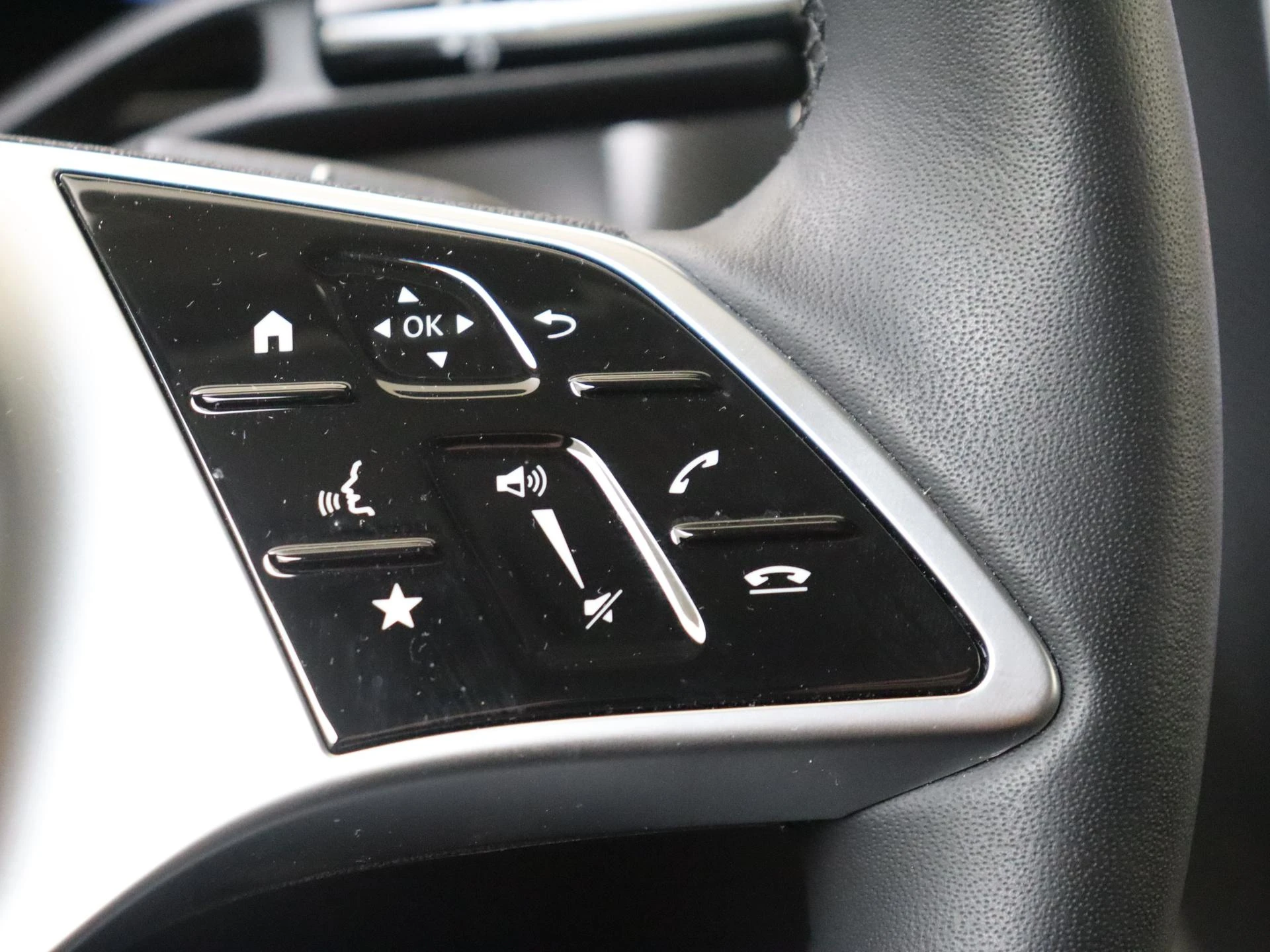 Mercedes-Benz-GLC-image-13