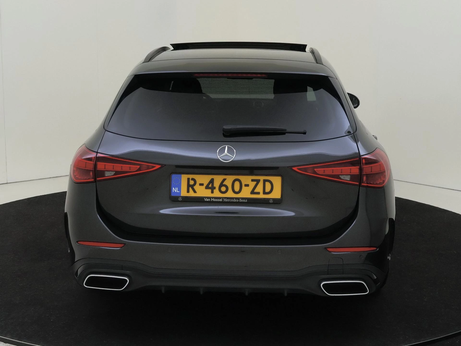 Mercedes-Benz-C-Klasse-image-7