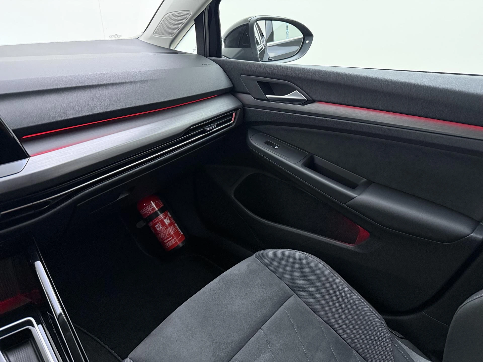 Volkswagen-Golf-image-16