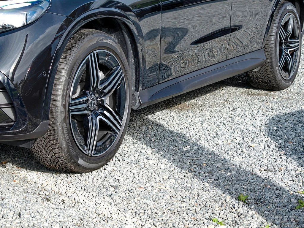 Mercedes-Benz-GLC 220 d-image-6
