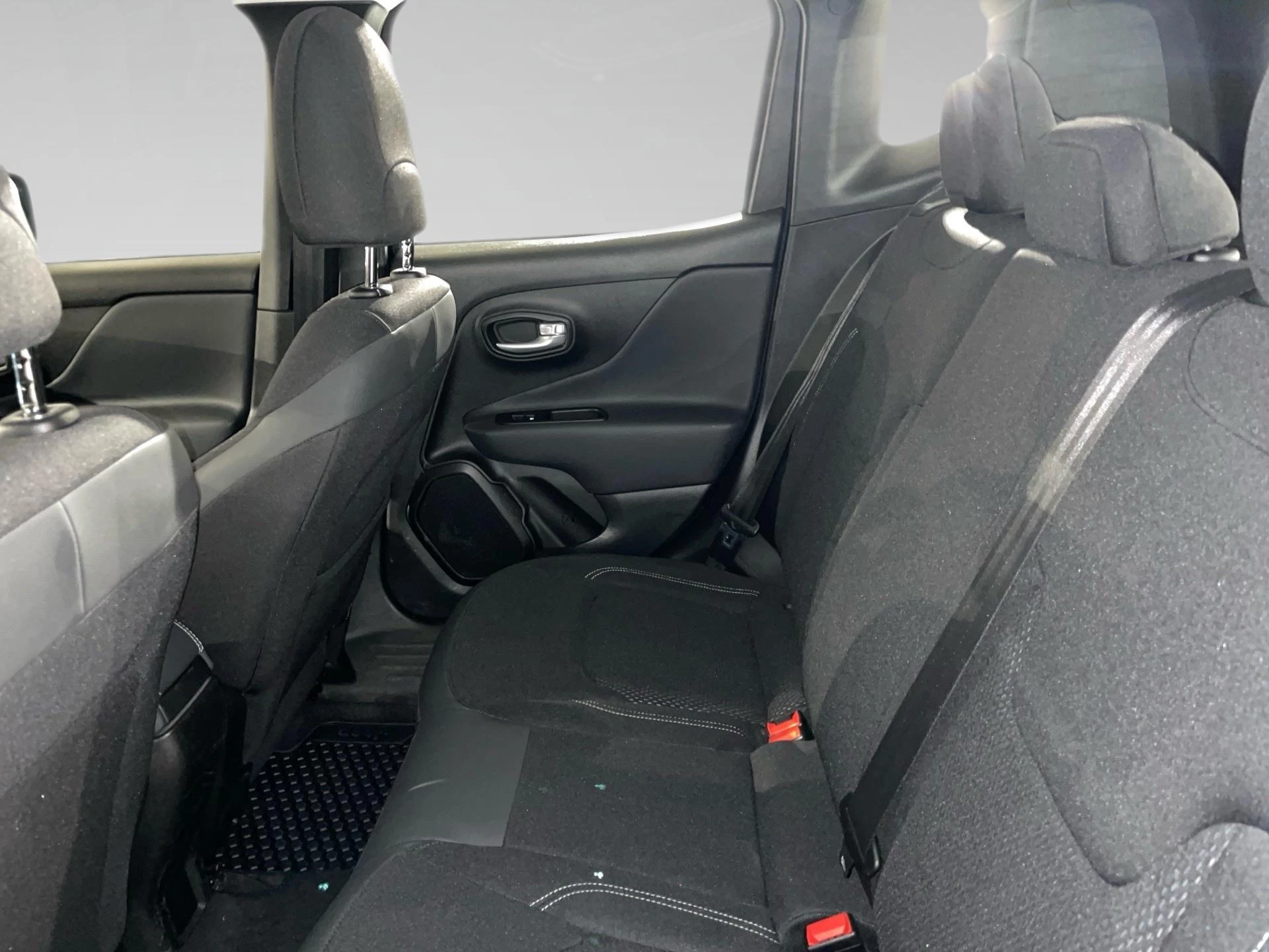 Jeep-Renegade-image-10