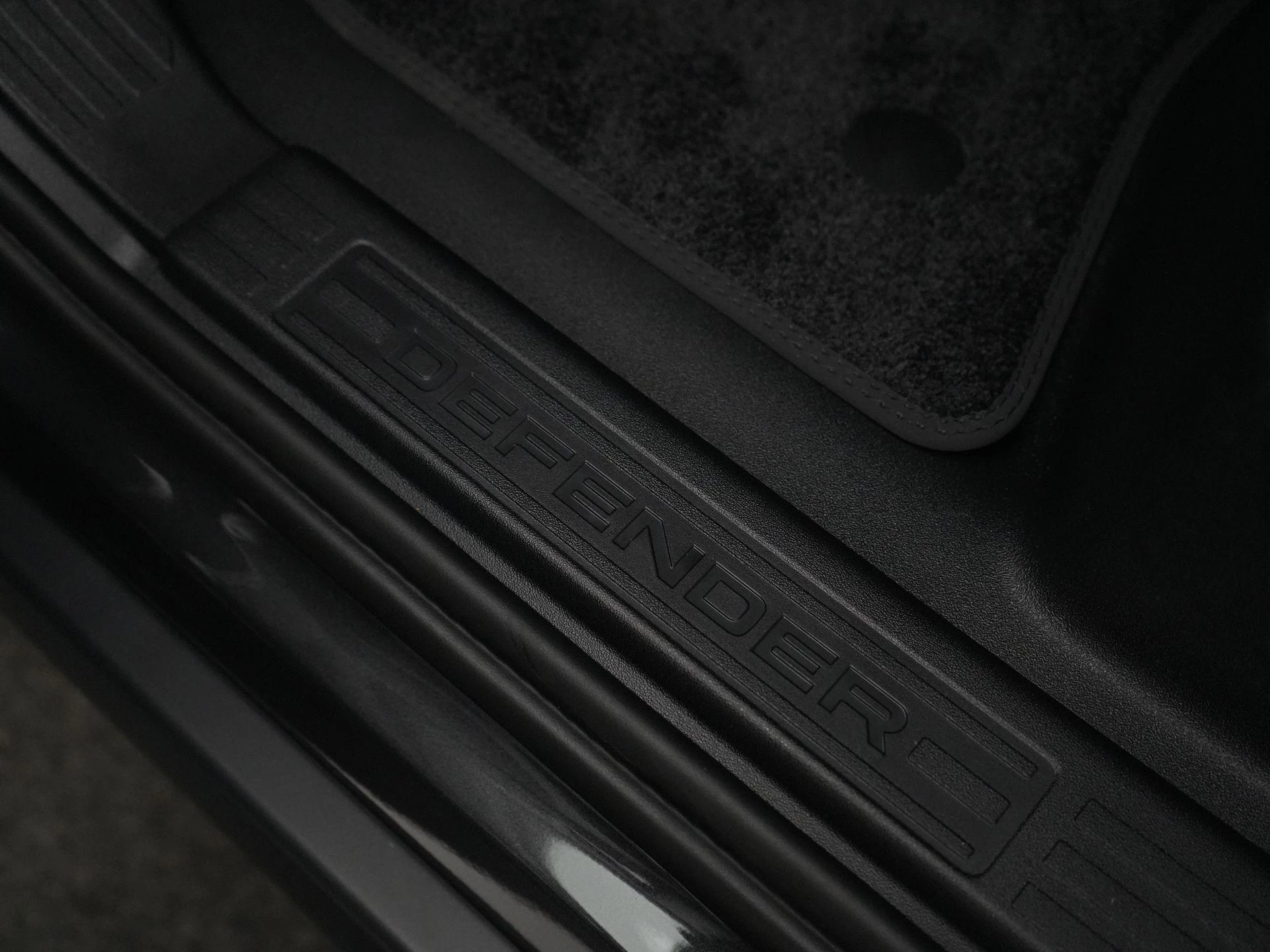 Land Rover-Defender-image-32