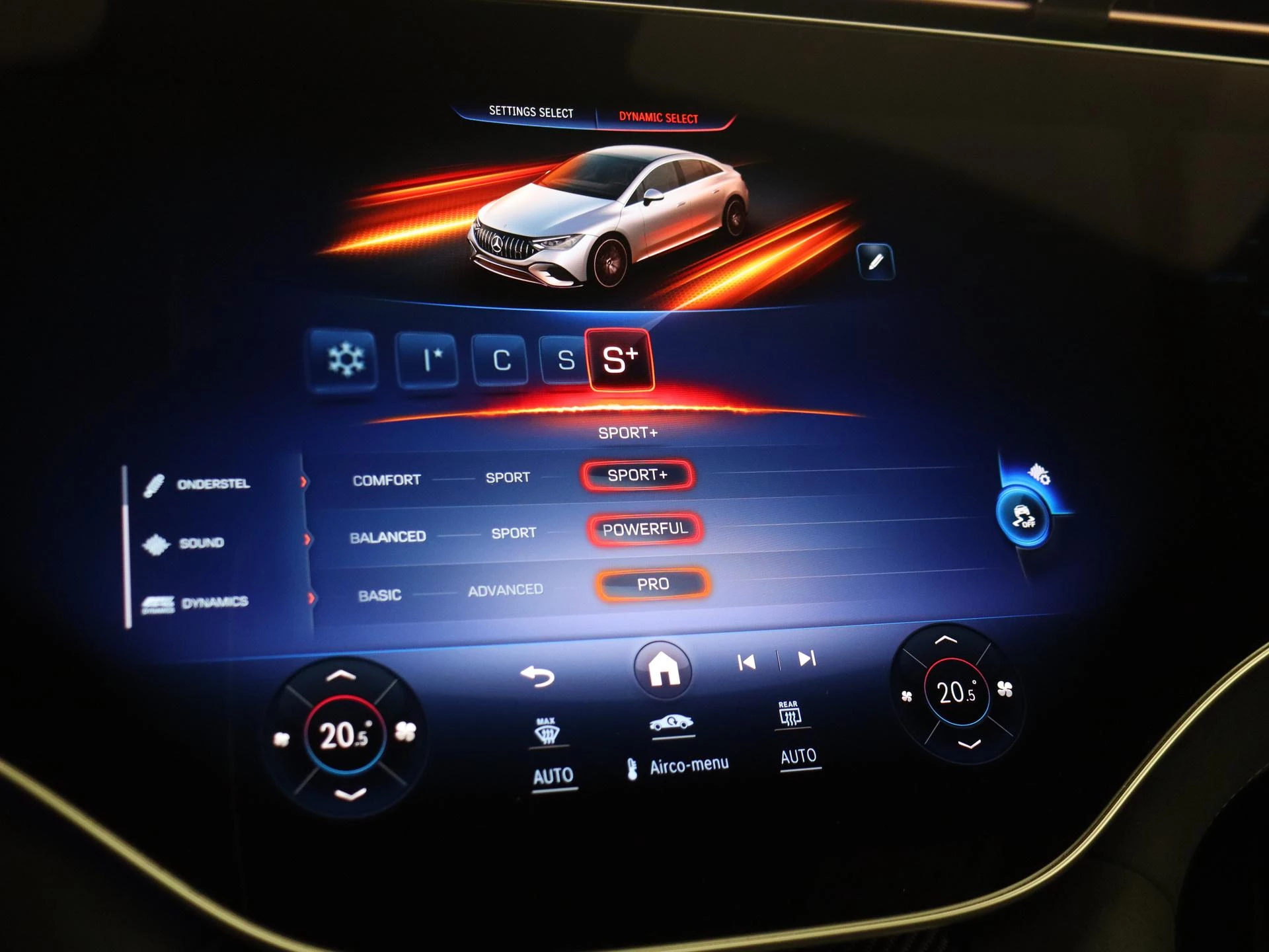 Mercedes-Benz-EQE-image-21