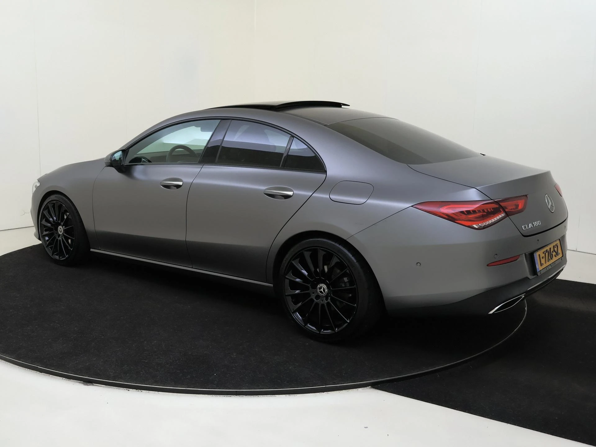 Mercedes-Benz-CLA-image-5