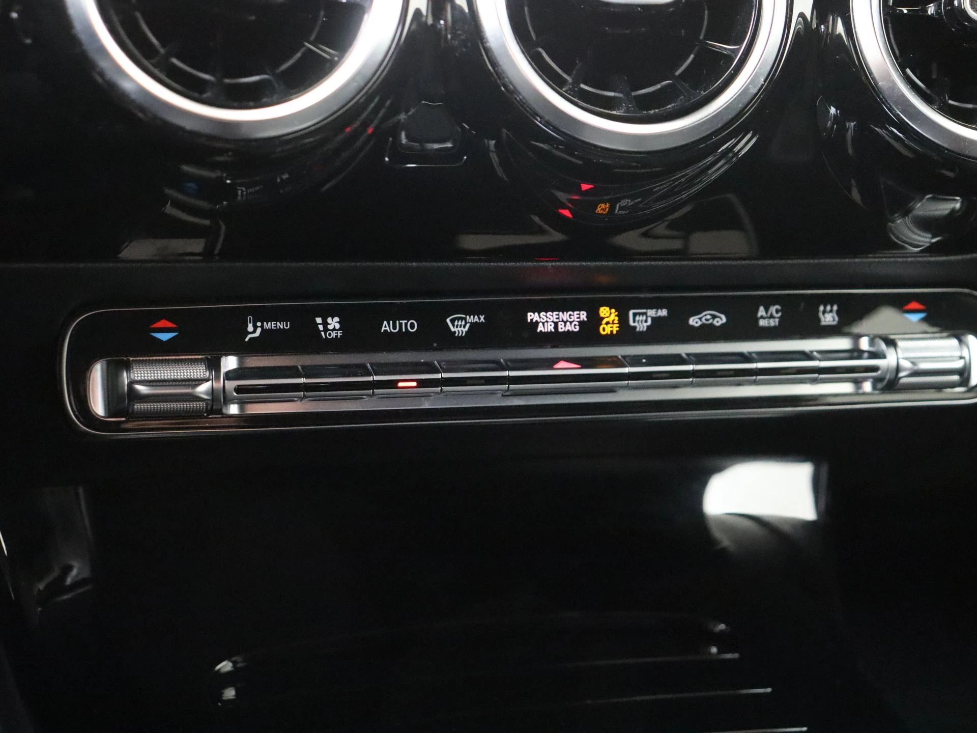 Mercedes-Benz-A-Klasse-image-17